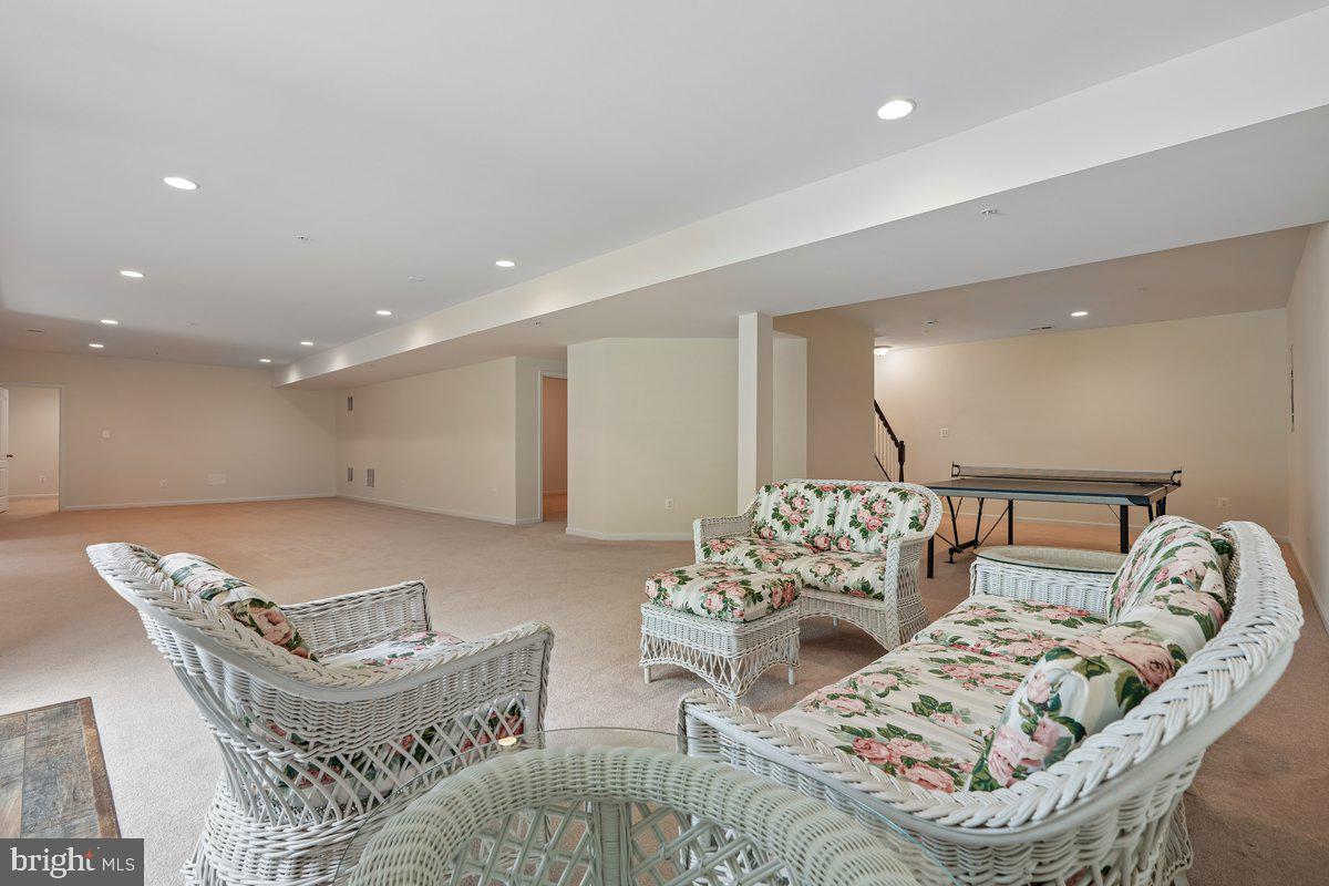 FAIRVIEW MANOR - Residential