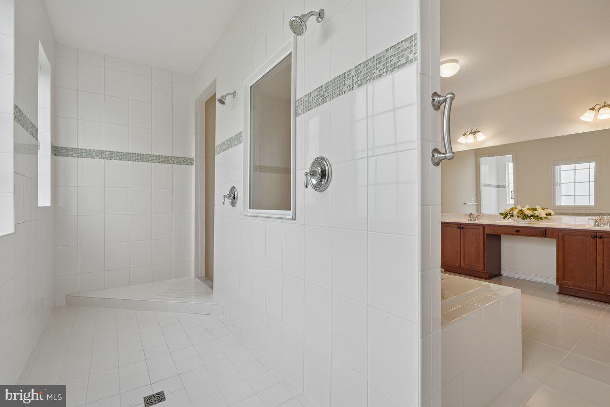 FAIRVIEW MANOR - Residential