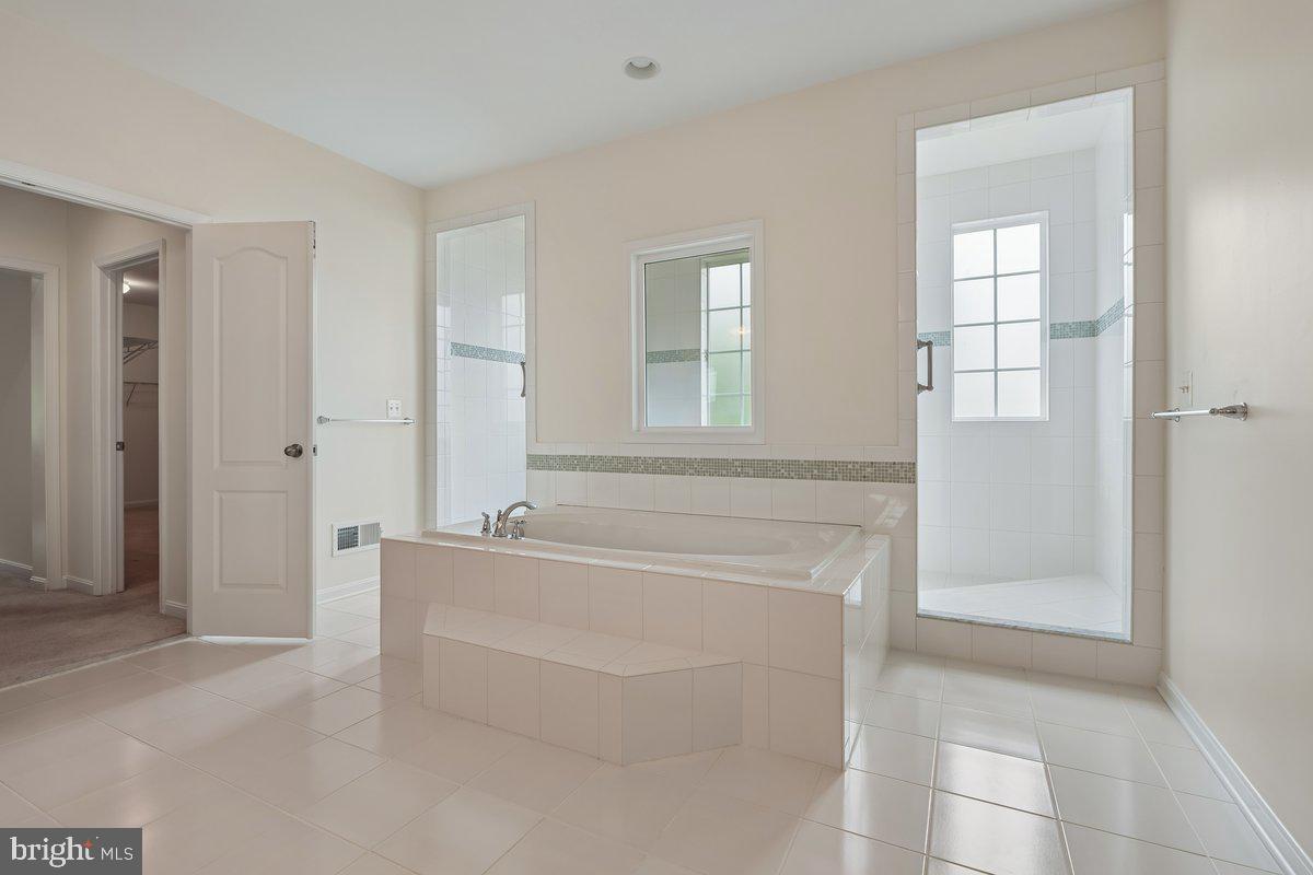FAIRVIEW MANOR - Residential