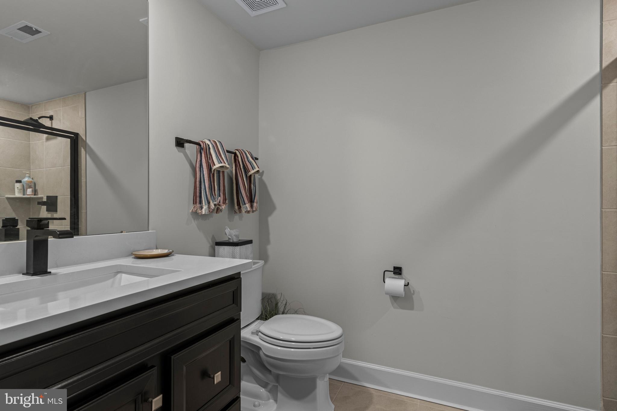 PONDS EDGE - Residential