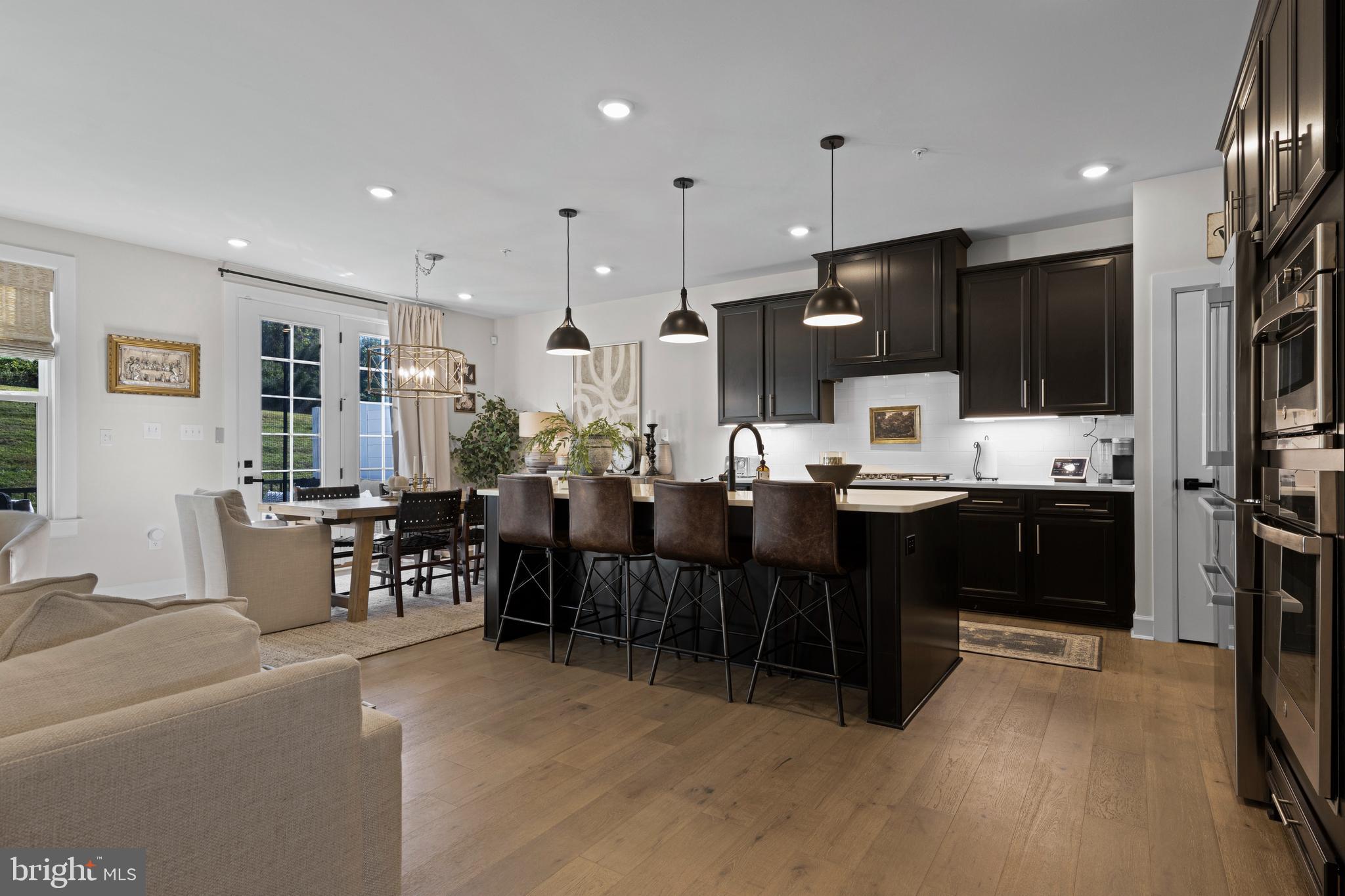 PONDS EDGE - Residential