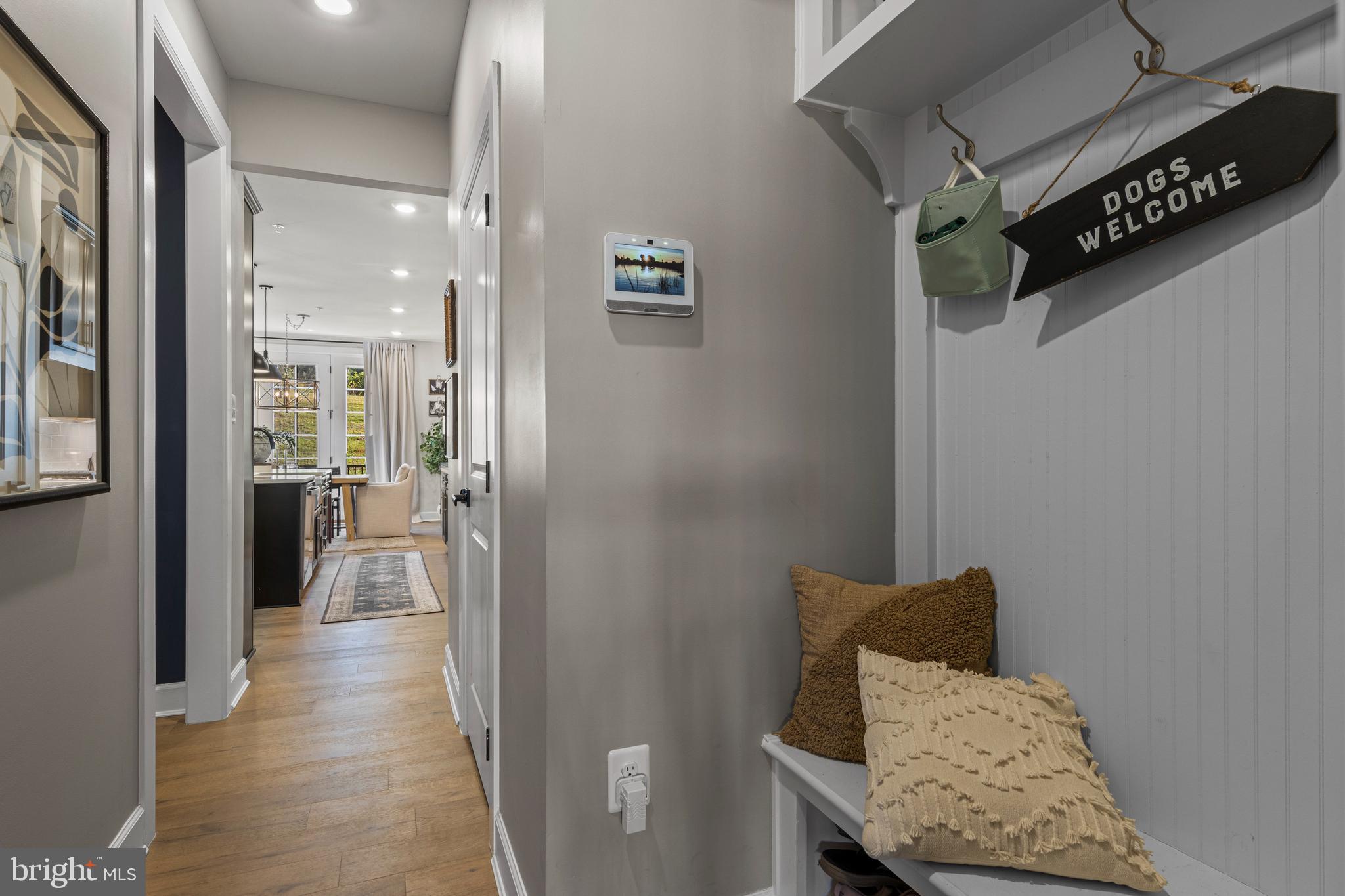 PONDS EDGE - Residential