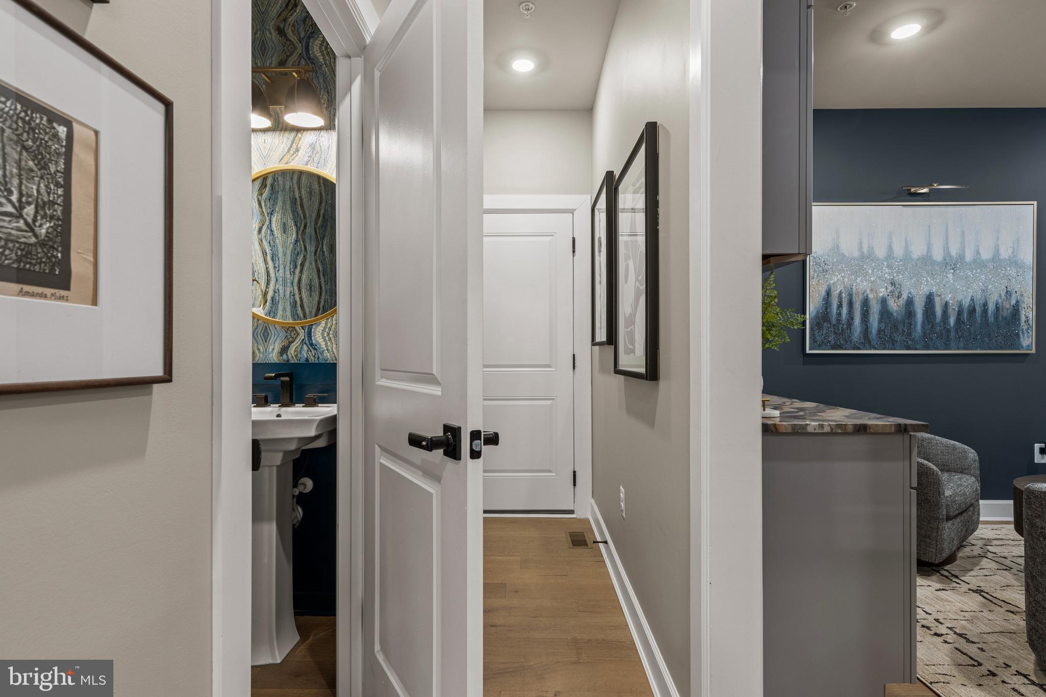 PONDS EDGE - Residential