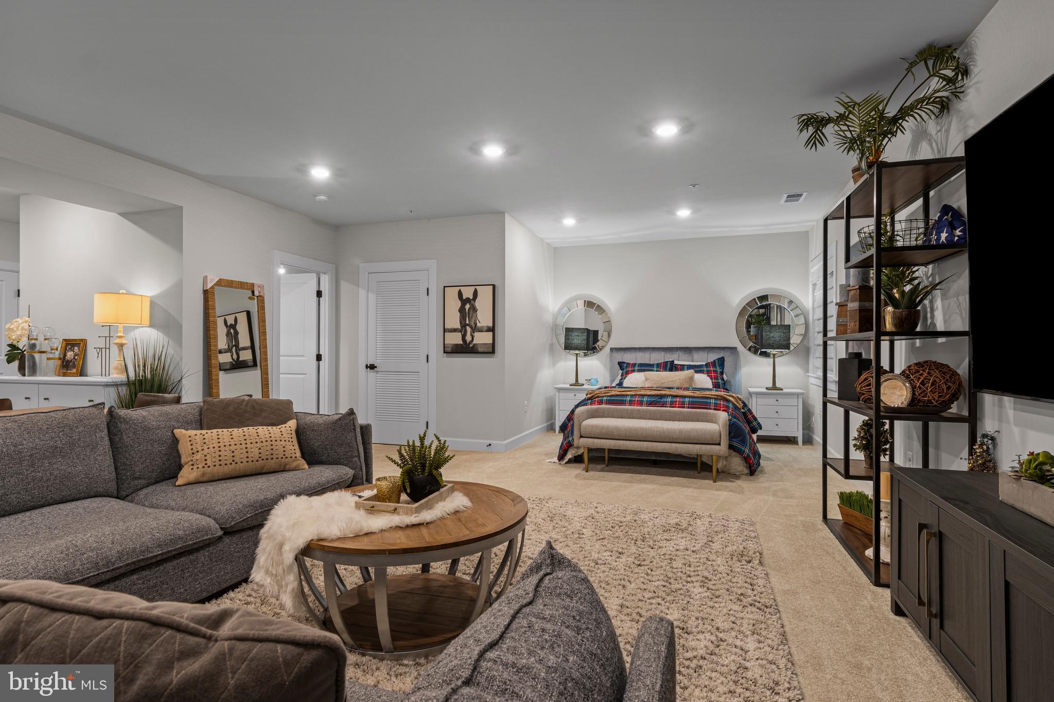 PONDS EDGE - Residential