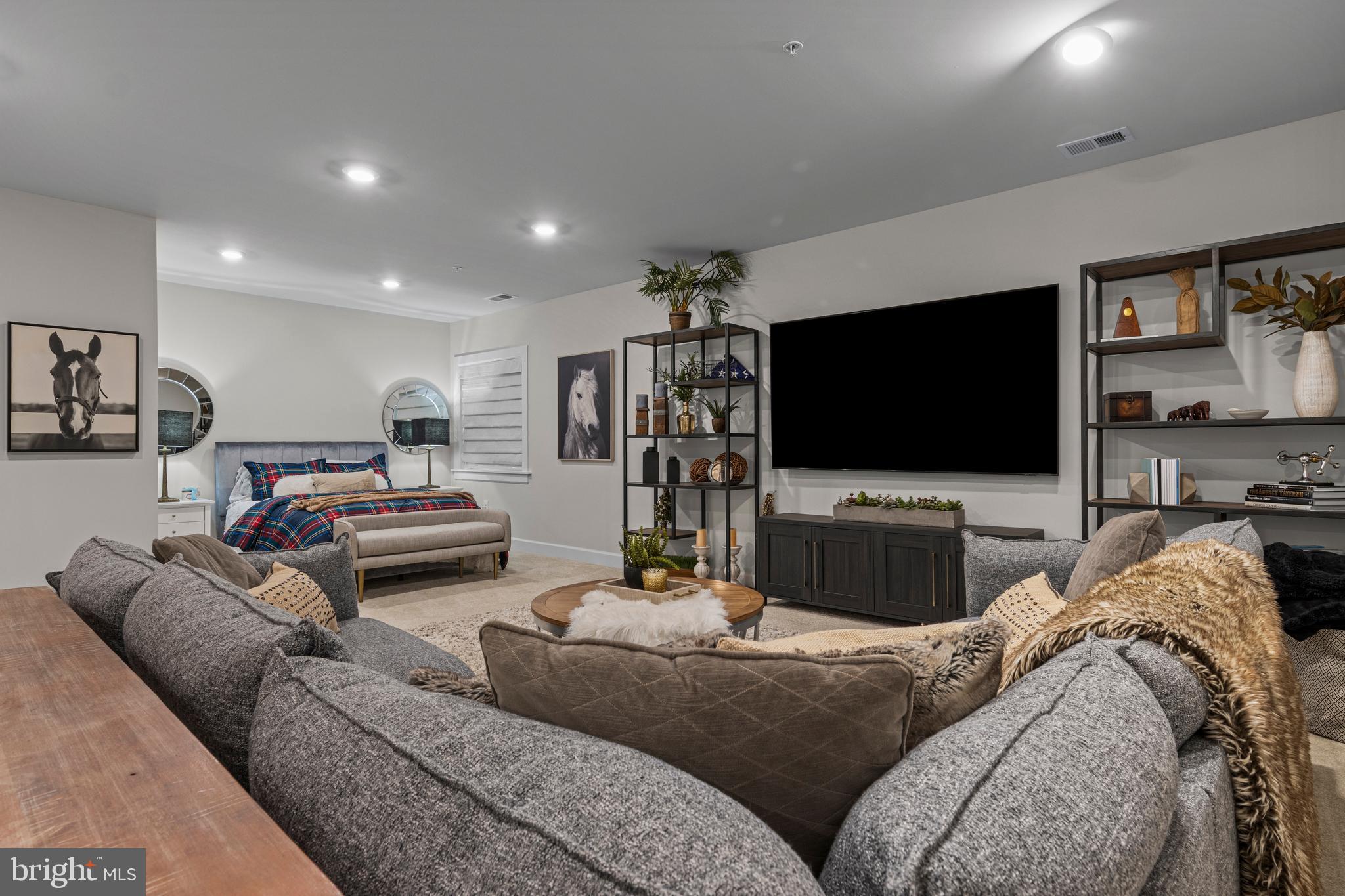 PONDS EDGE - Residential