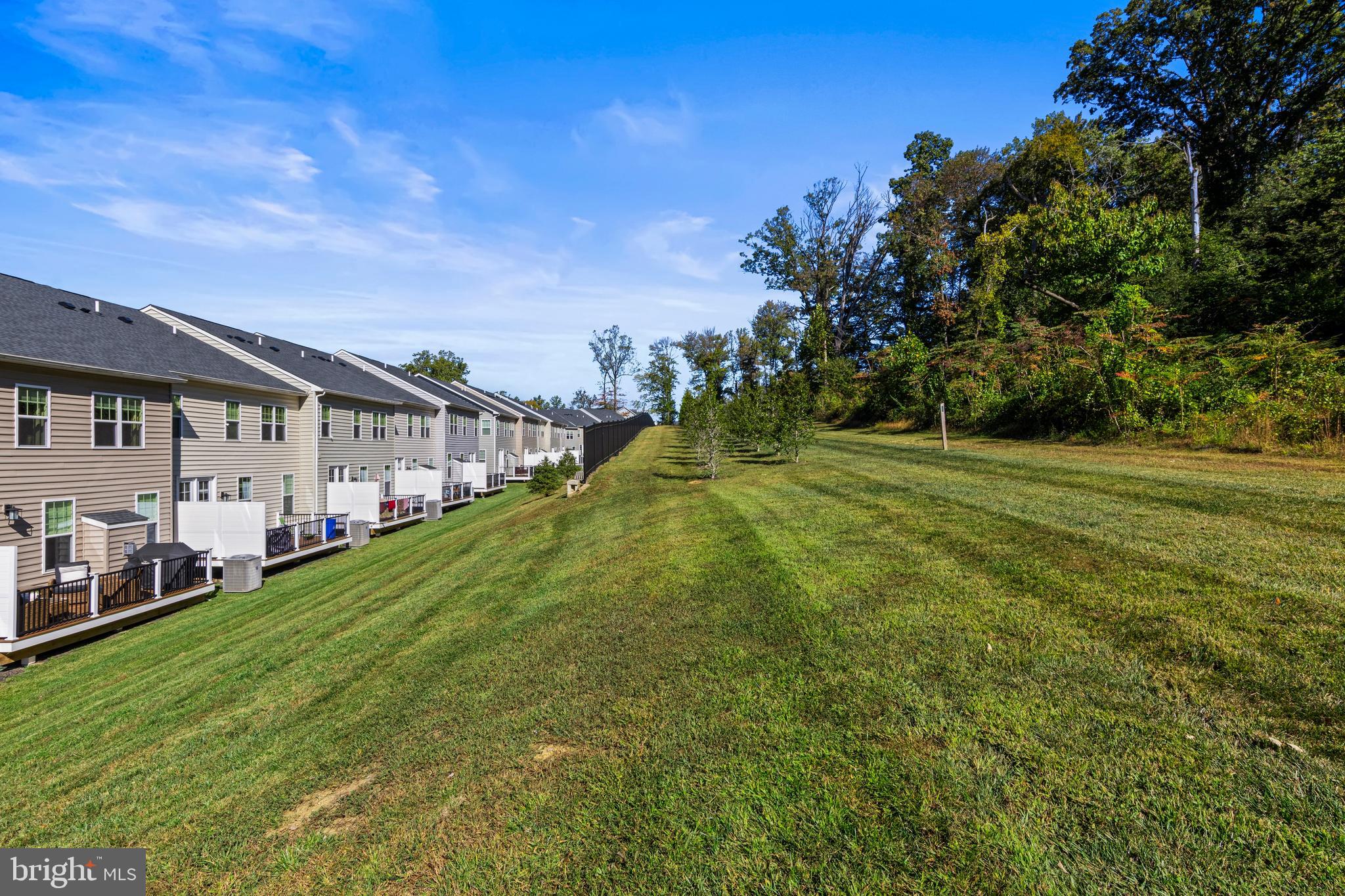 PONDS EDGE - Residential