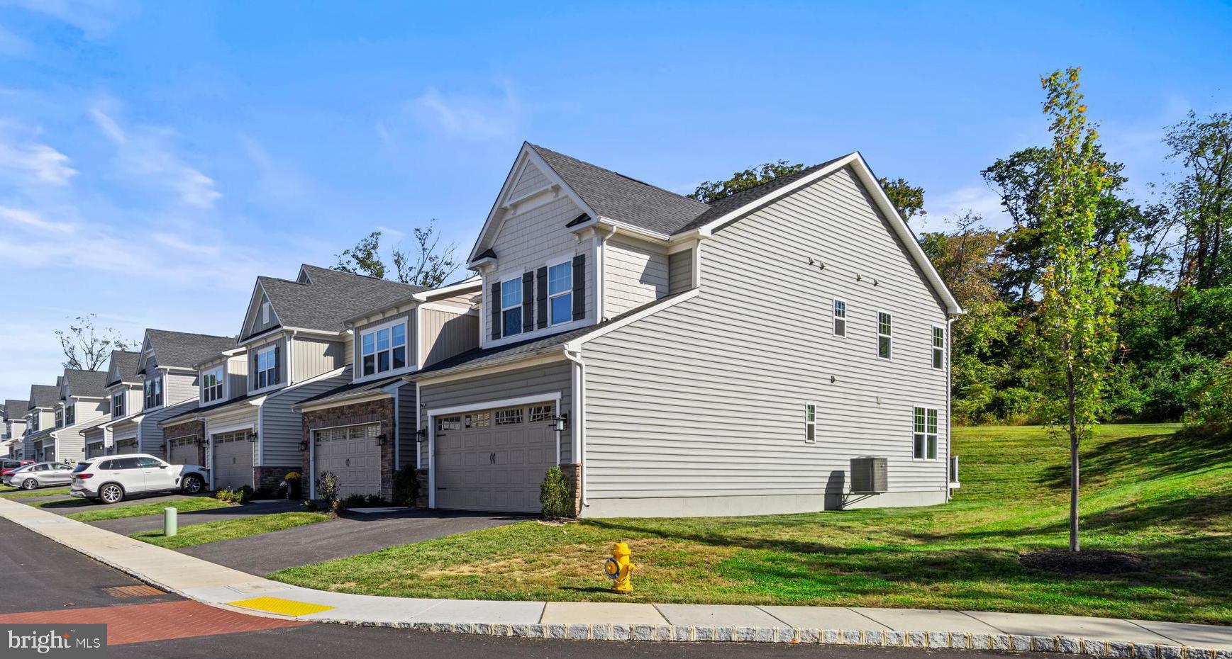 PONDS EDGE - Residential