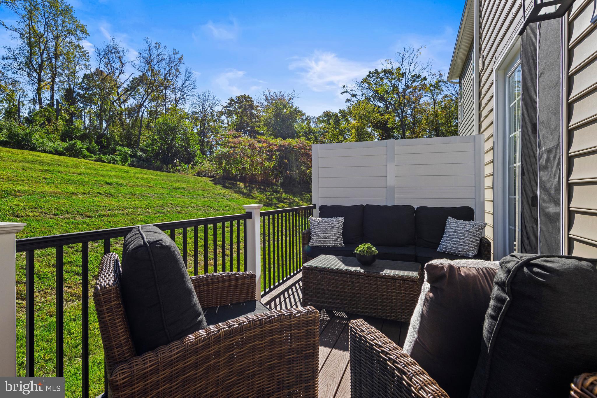 PONDS EDGE - Residential