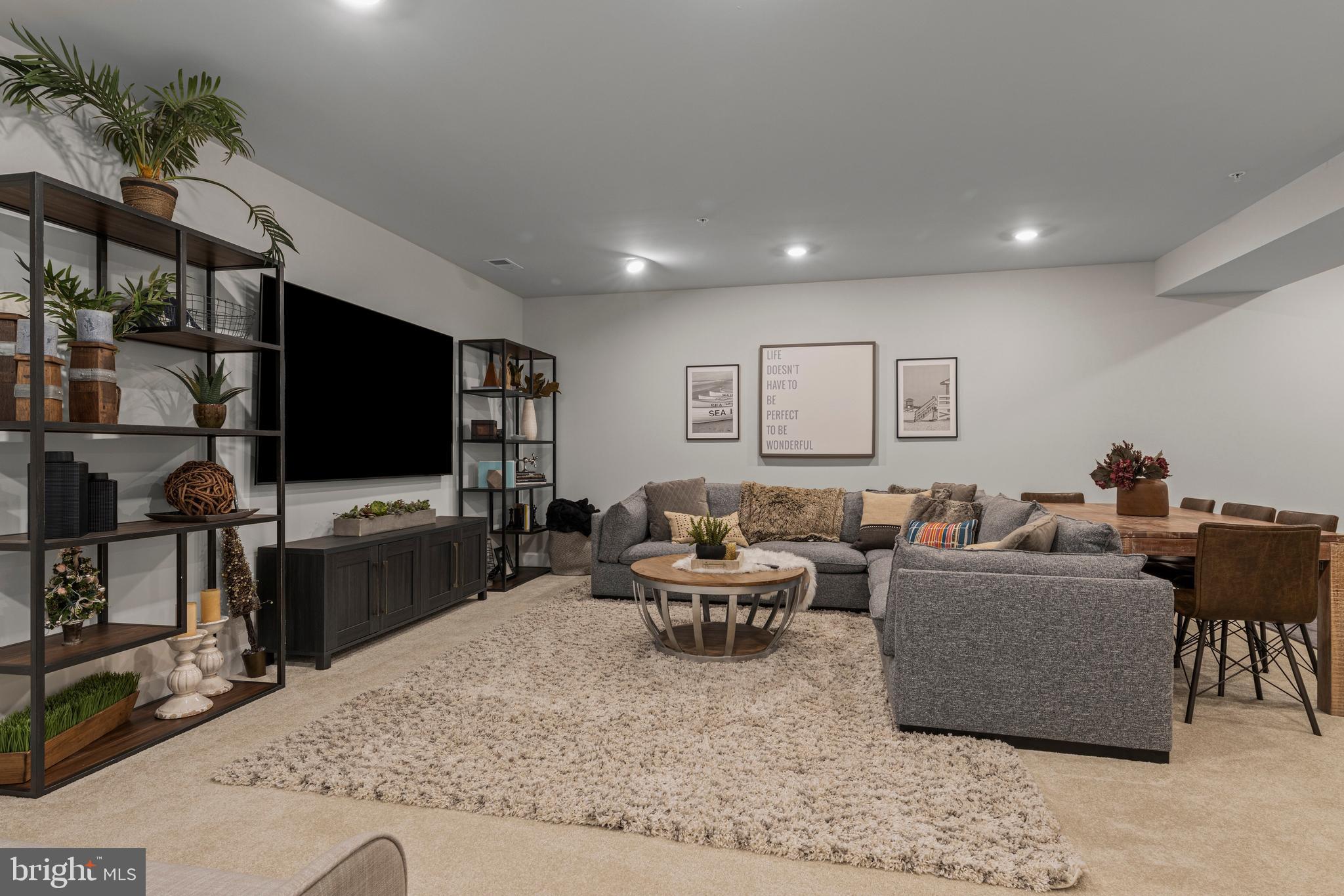 PONDS EDGE - Residential