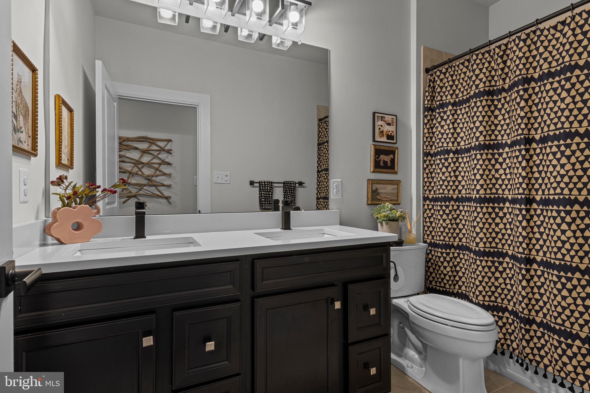 PONDS EDGE - Residential