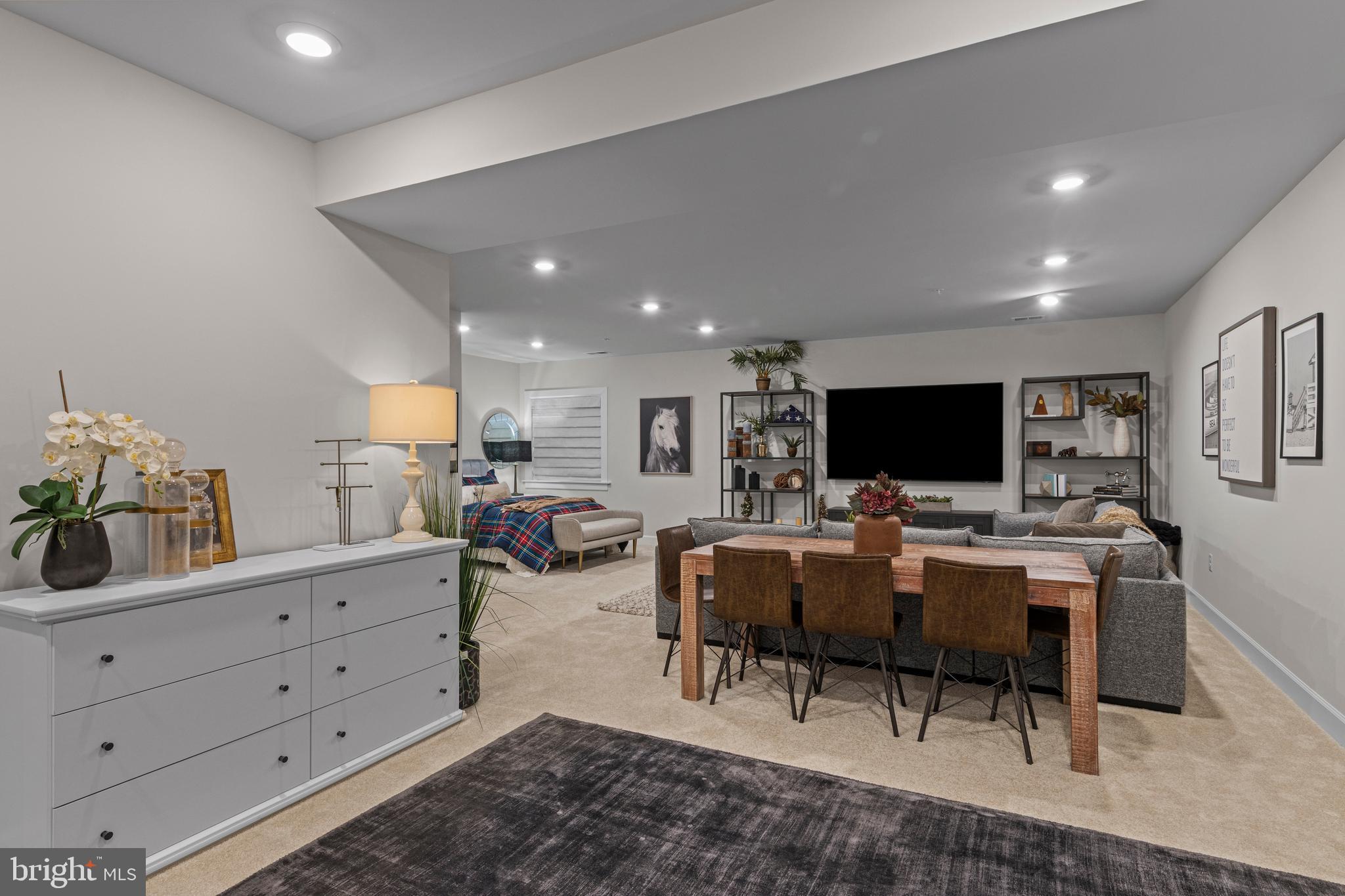 PONDS EDGE - Residential