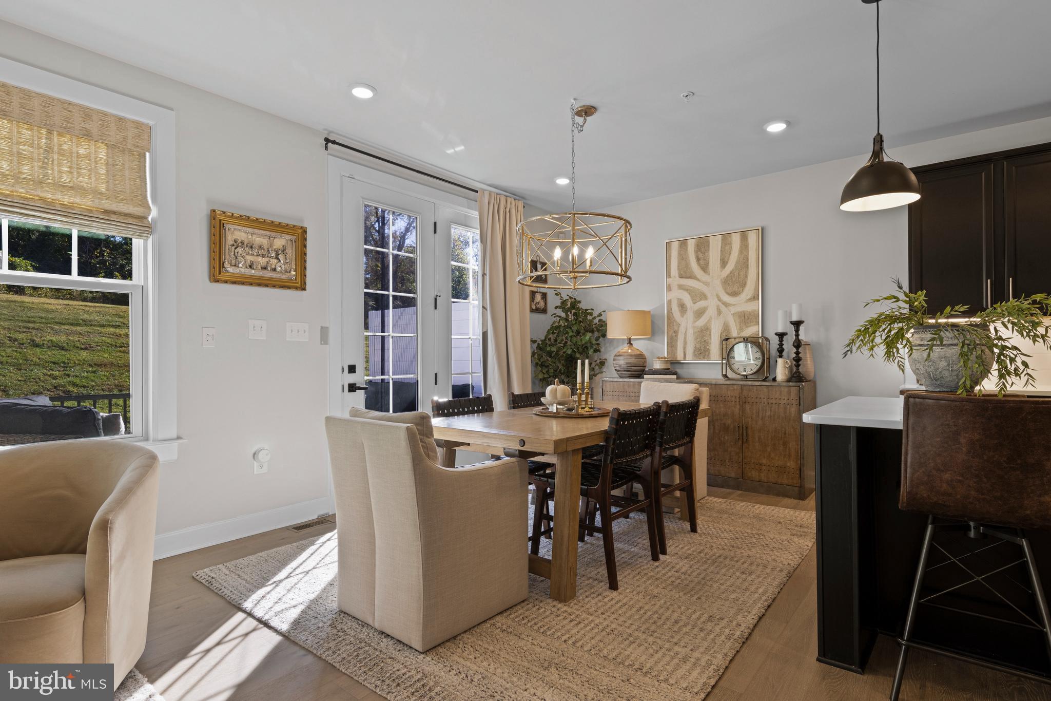 PONDS EDGE - Residential