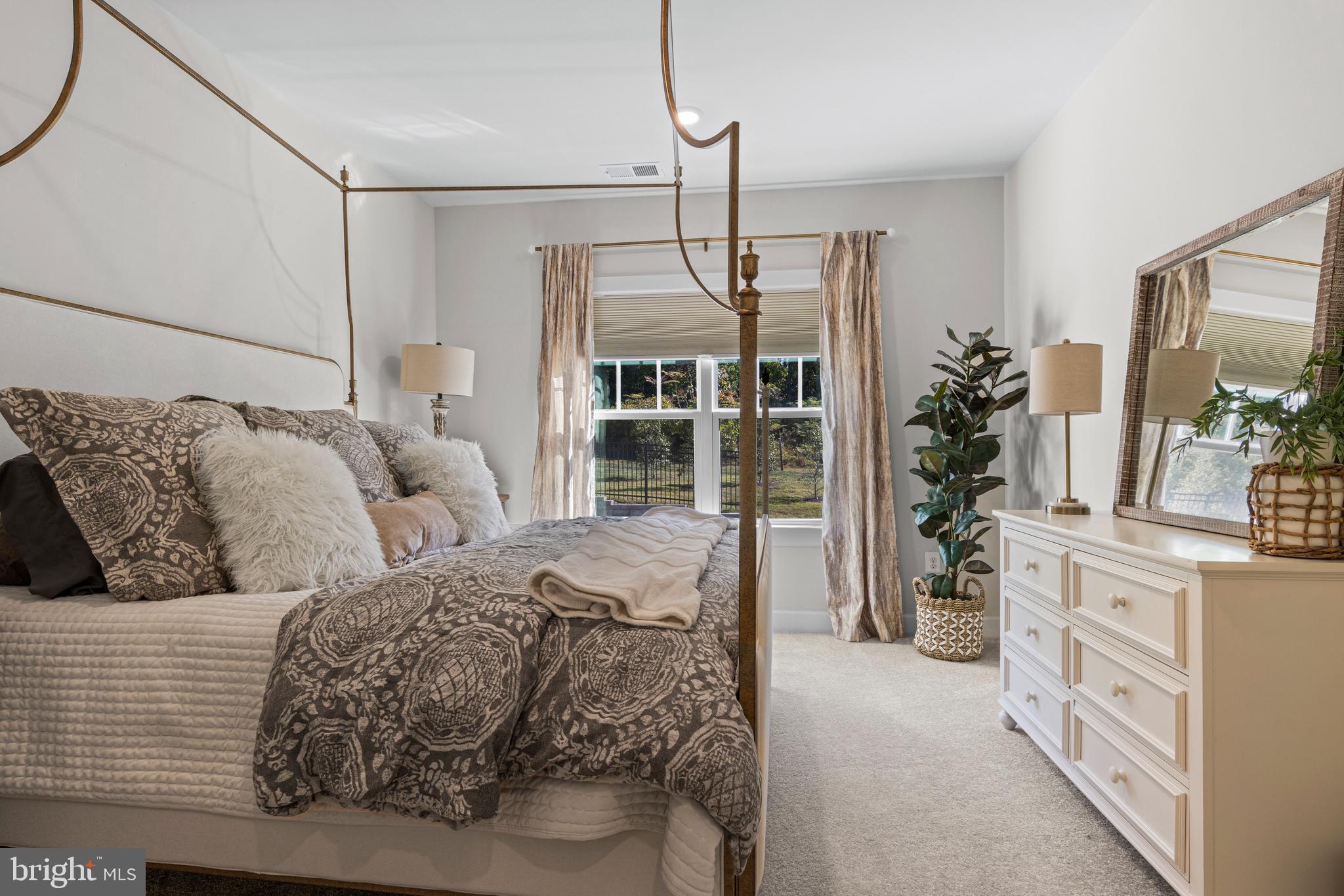 PONDS EDGE - Residential