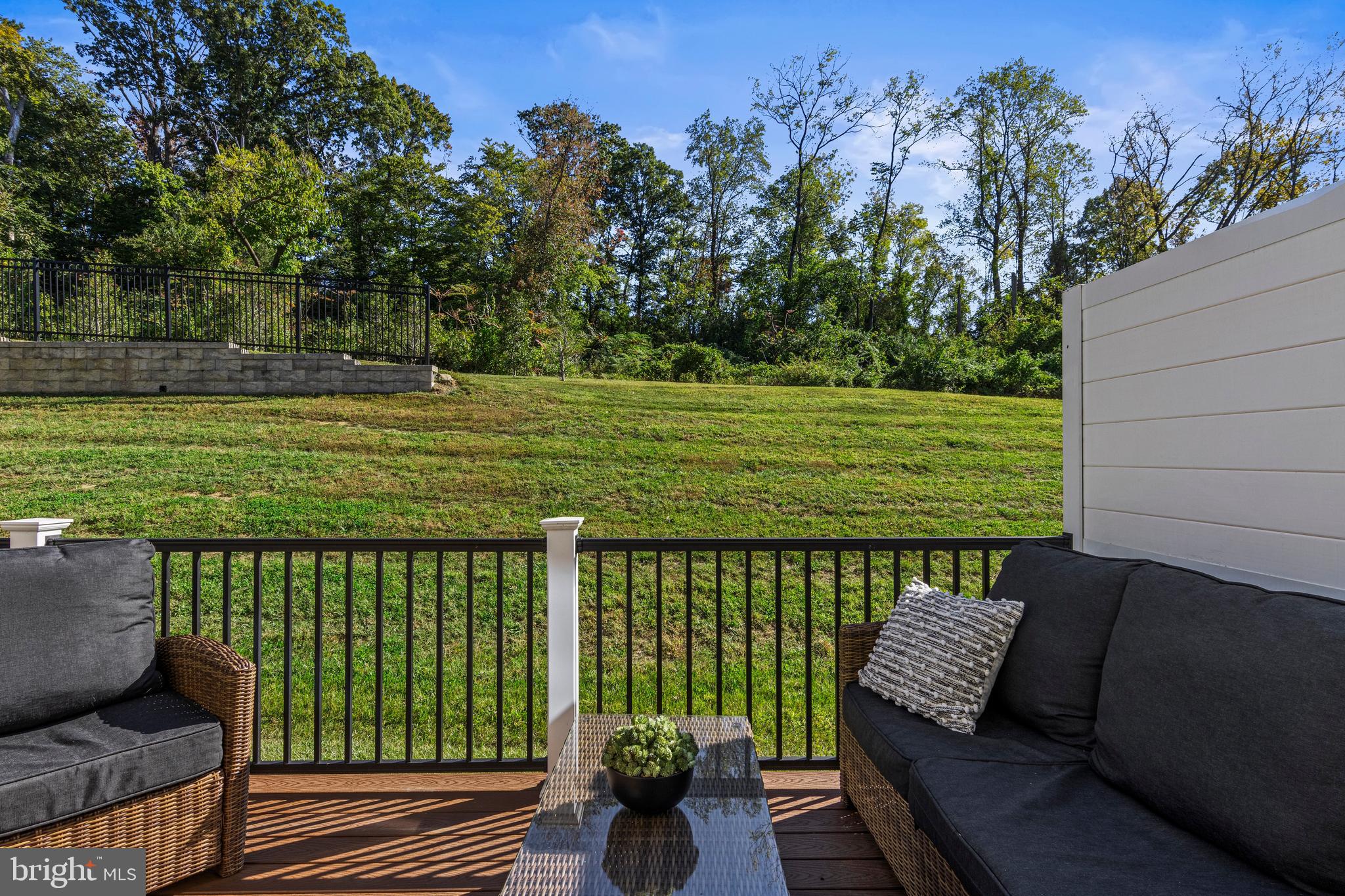 PONDS EDGE - Residential