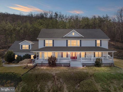 Homes For Sale - 209 Park Ridge Court<br/> Warren County, FRONT ROYAL, VA 22630