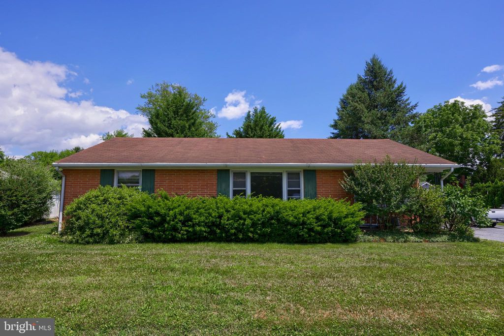 Photo of 6157 Carpenter Street, East Petersburg, PA 17520 (MLS # PALA2053178)
