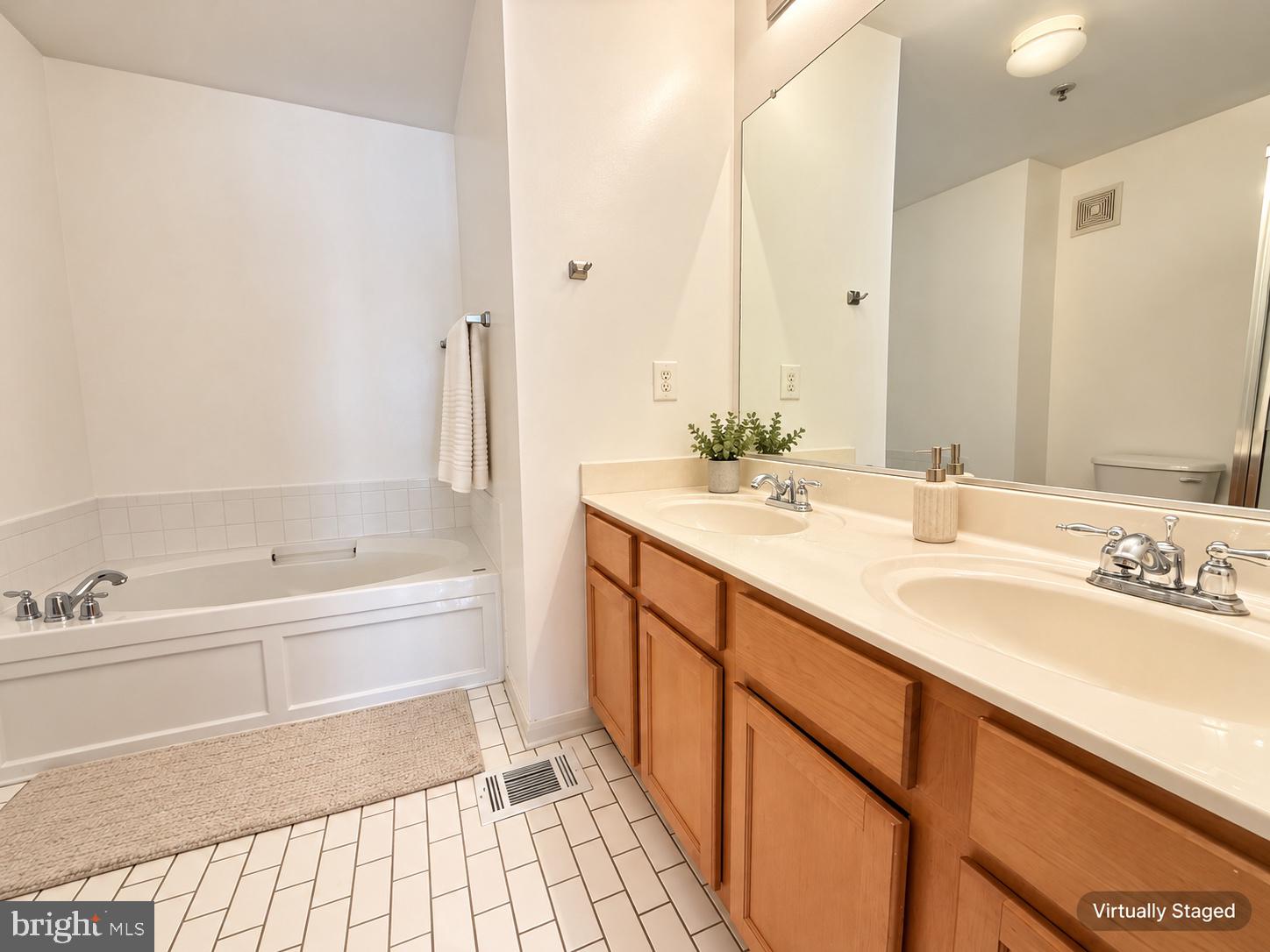 12250 OPEN VIEW LANE 811