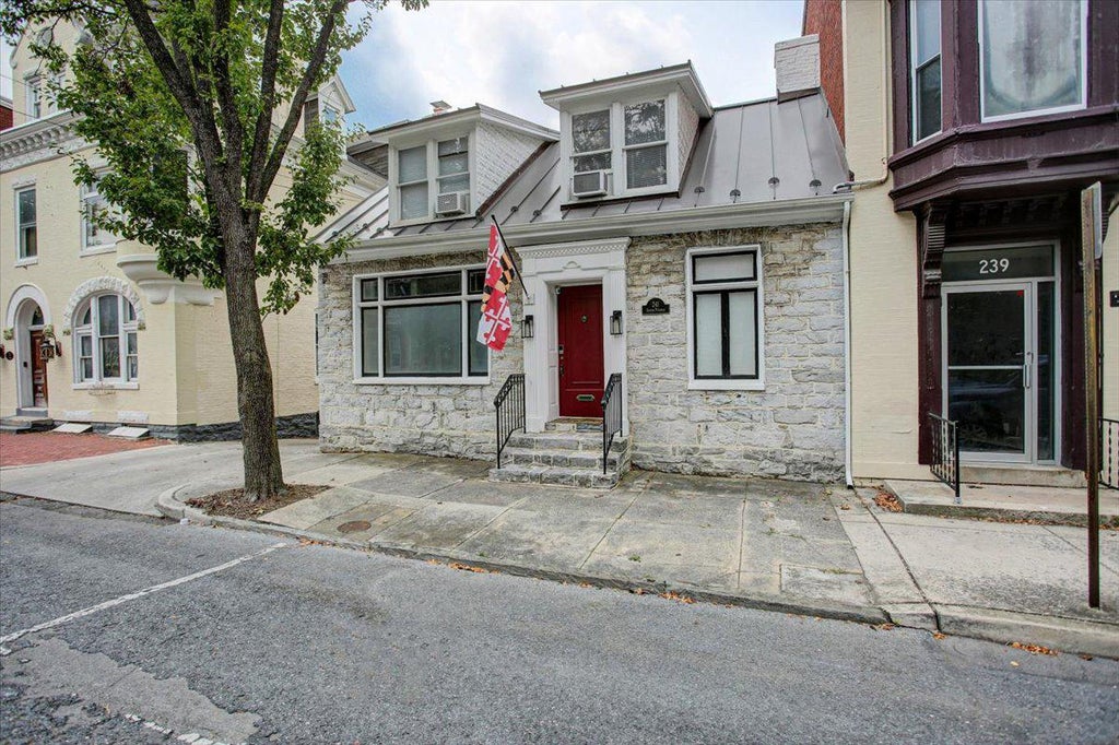 Photo of 241 S Potomac Street, HAGERSTOWN, MD 21740 (MLS # MDWA2038926)