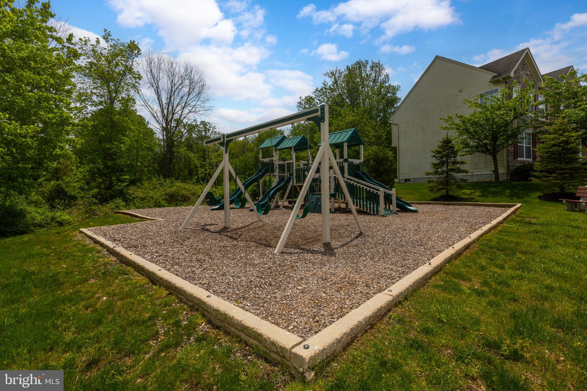 KINGS GRANT - Residential