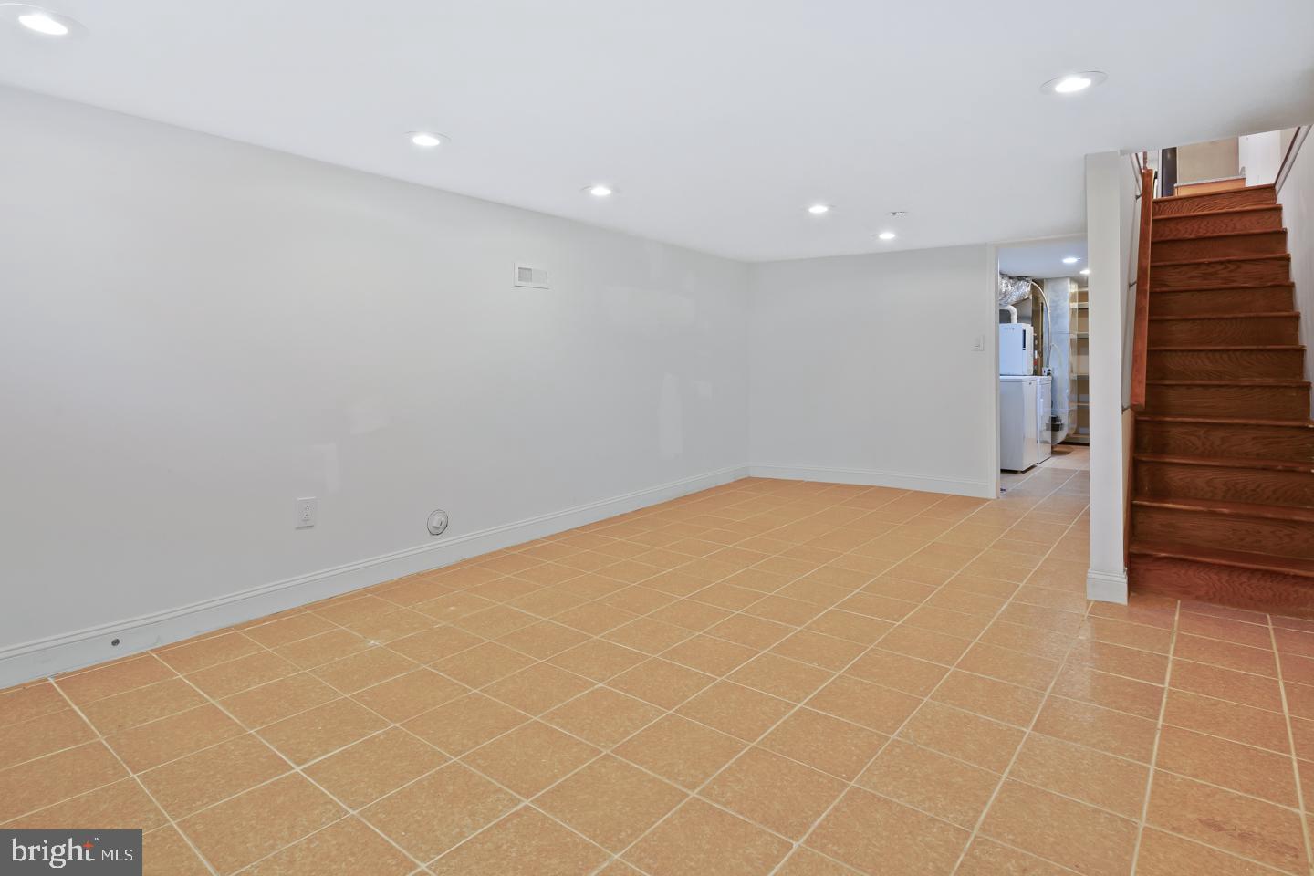 POINT BREEZE - Residential Lease