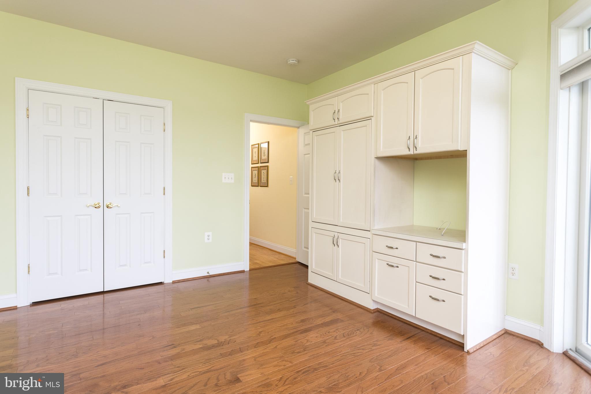 WATERS EDGE - Residential