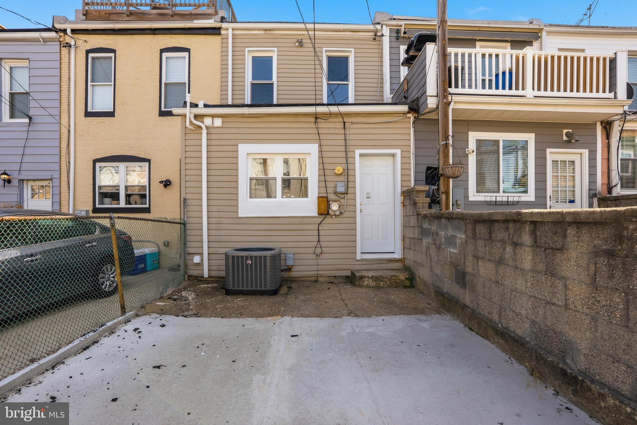 HIGHLANDTOWN - Residential