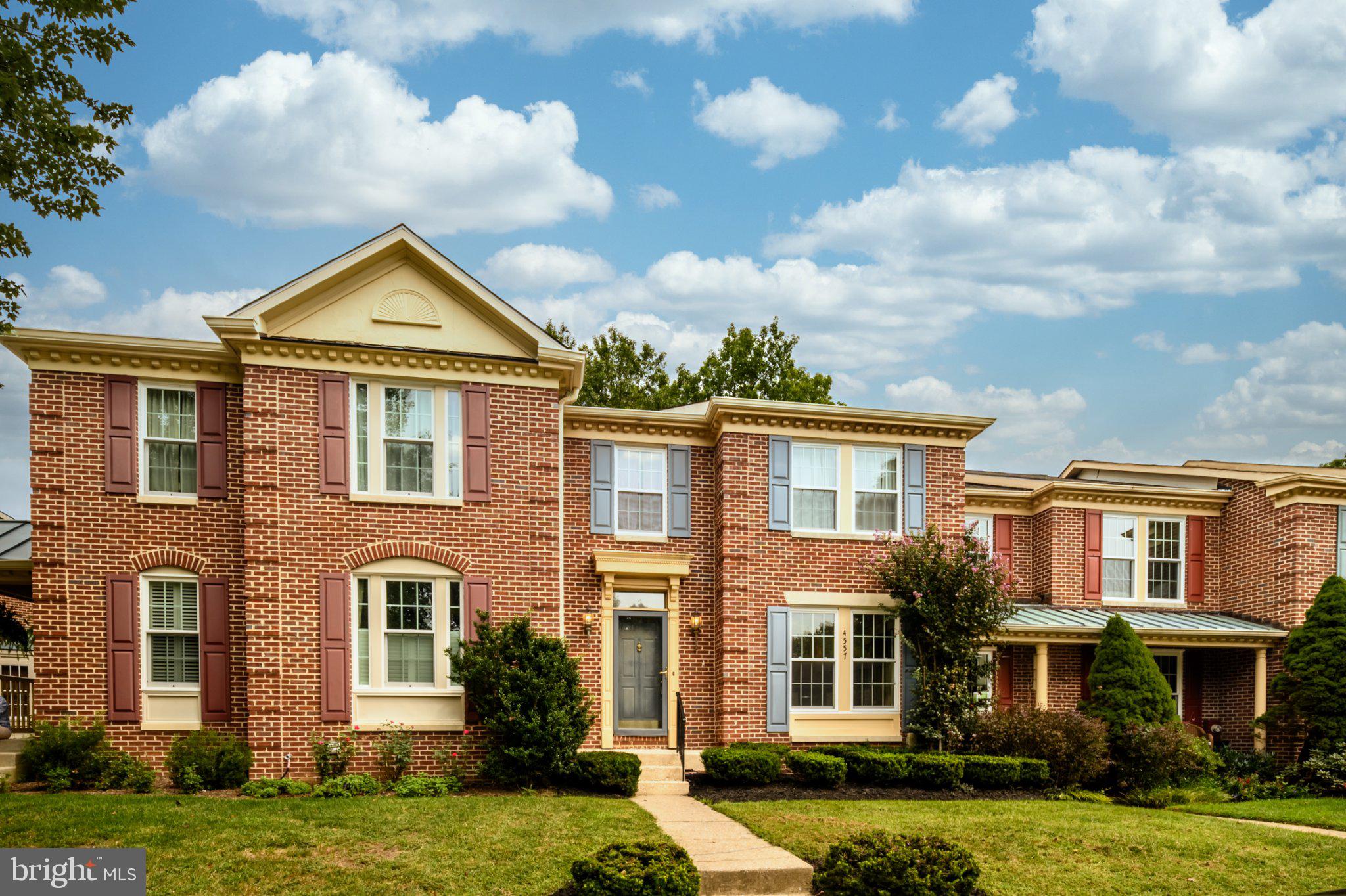4557 KINGSCUP COURT