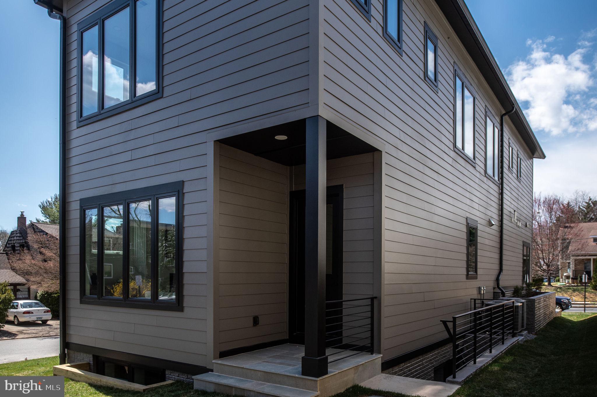 HIGHVIEW PARK - Residential Lease