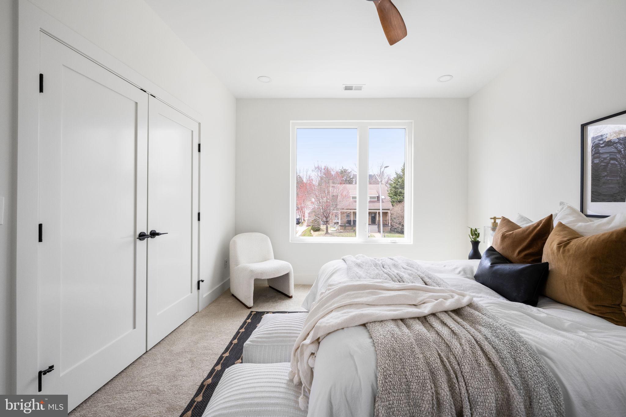 HIGHVIEW PARK - Residential Lease