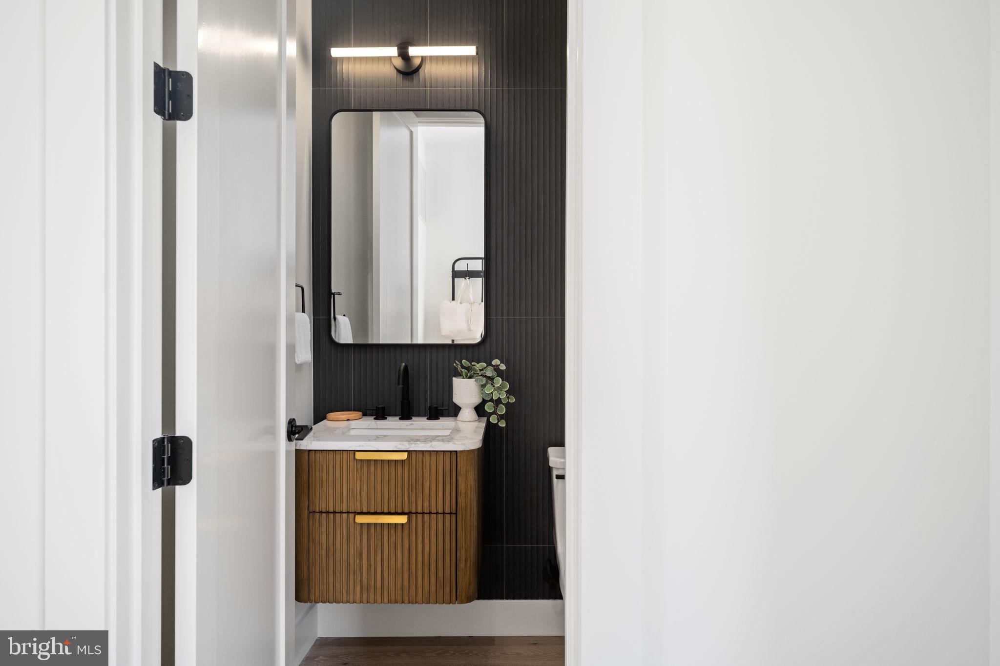 HIGHVIEW PARK - Residential Lease