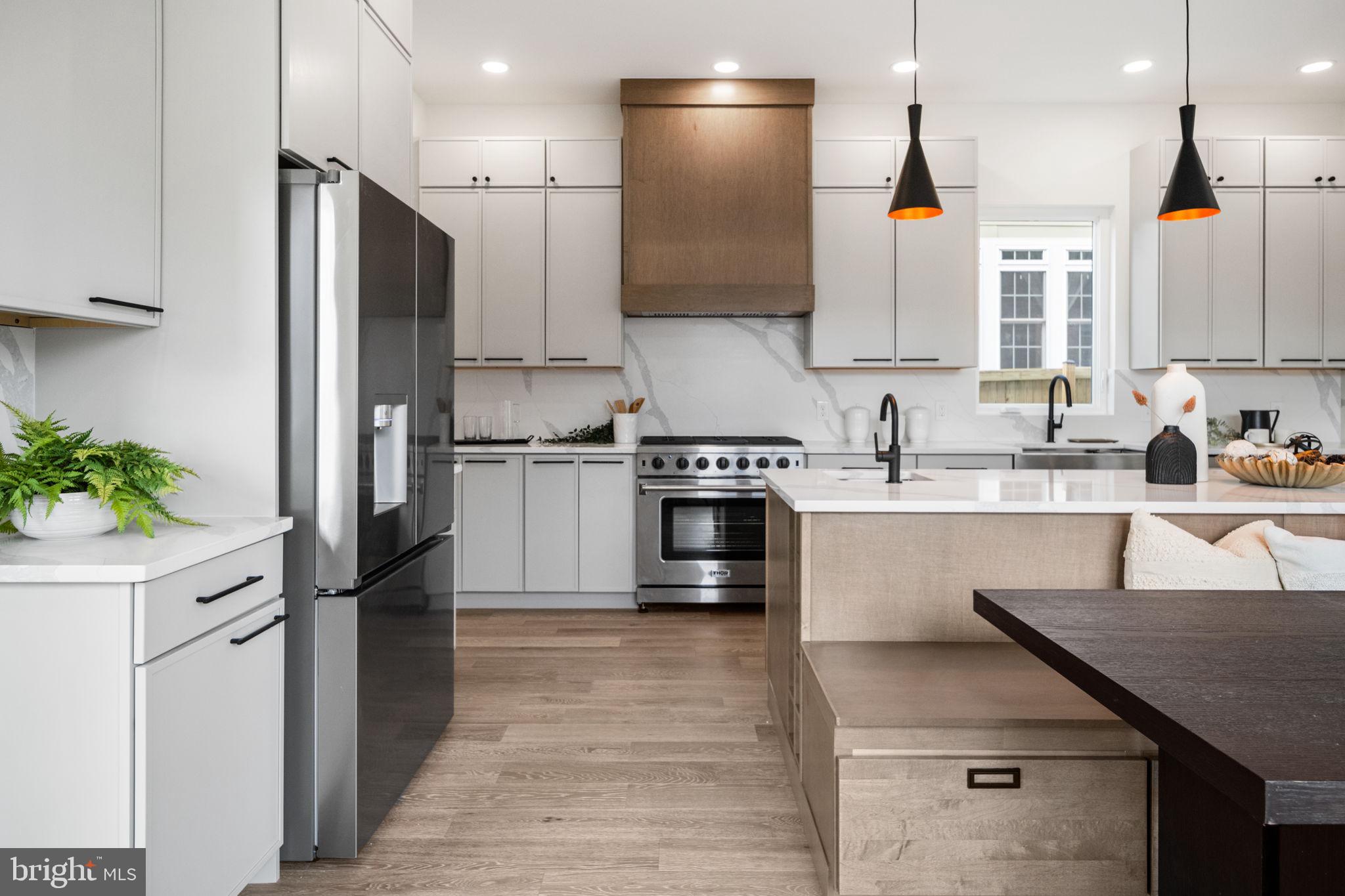 HIGHVIEW PARK - Residential Lease