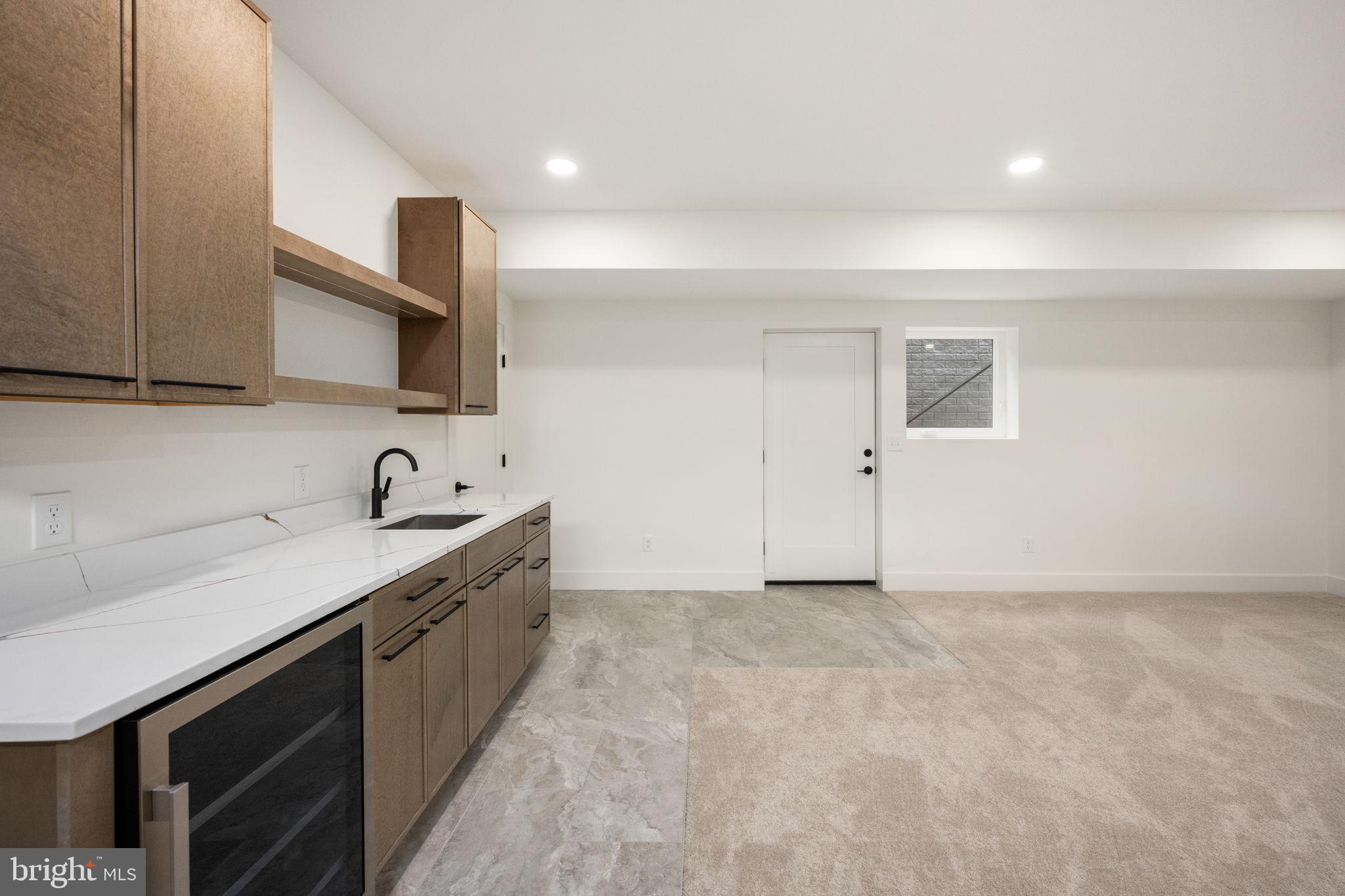 HIGHVIEW PARK - Residential Lease