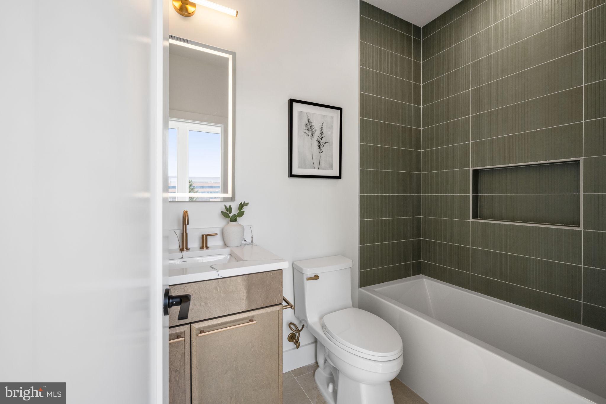 HIGHVIEW PARK - Residential Lease