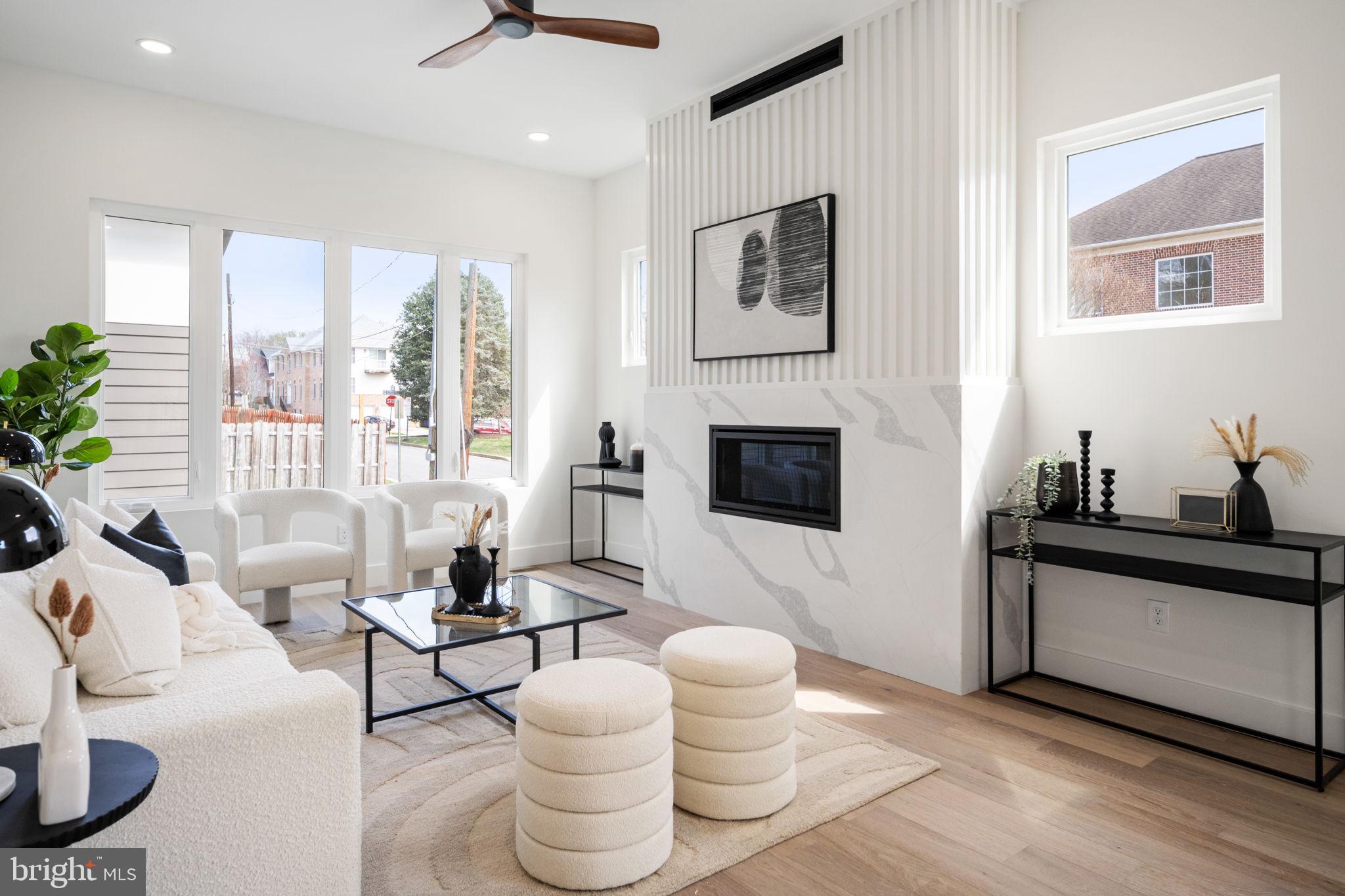 HIGHVIEW PARK - Residential Lease