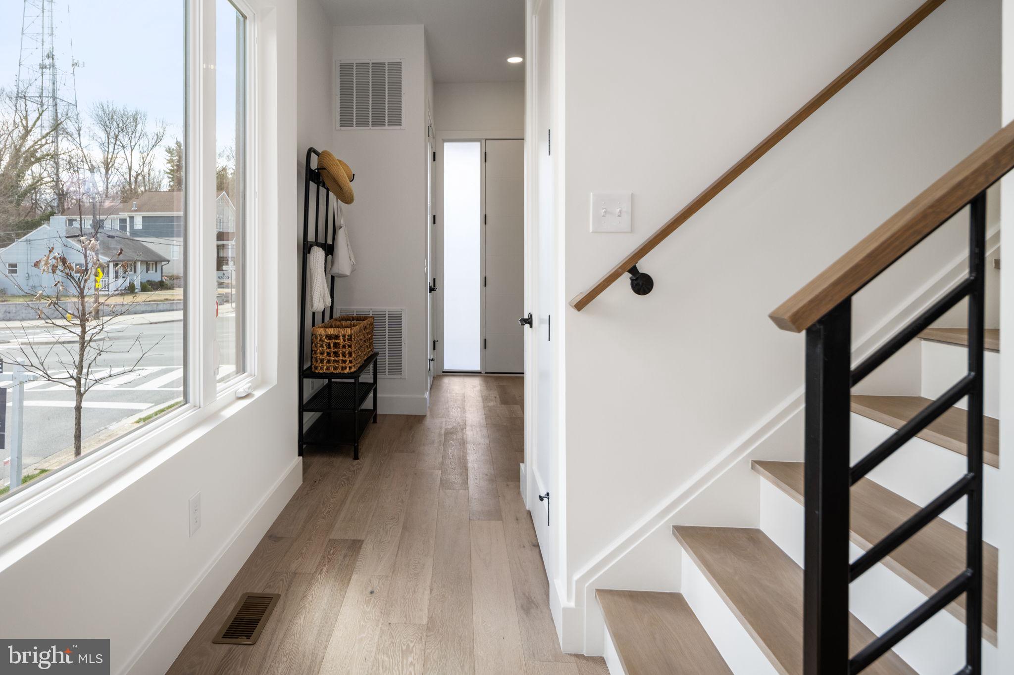 HIGHVIEW PARK - Residential Lease