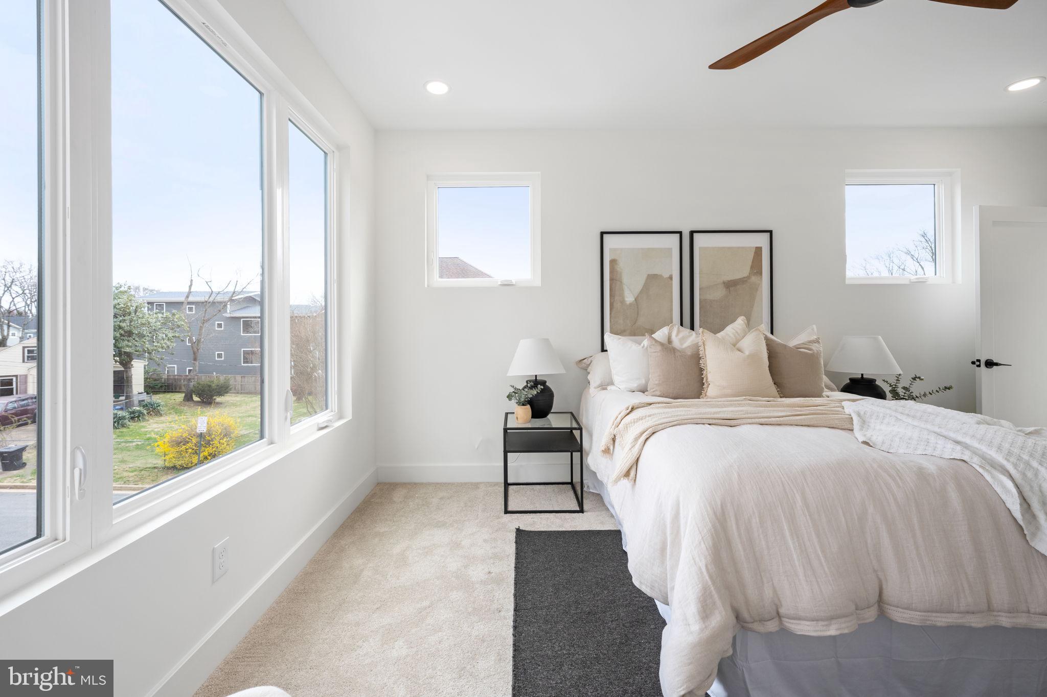 HIGHVIEW PARK - Residential Lease