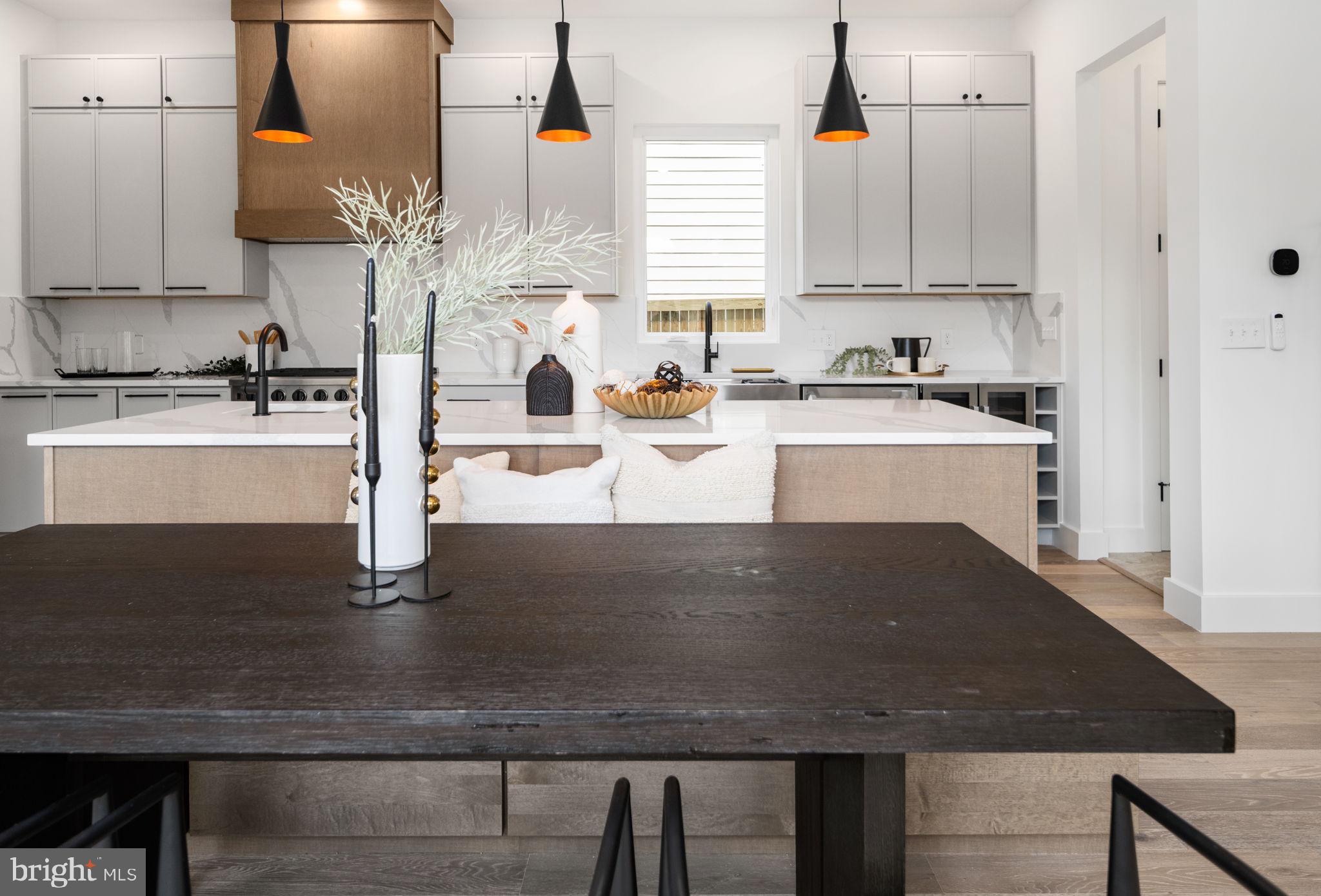 HIGHVIEW PARK - Residential Lease