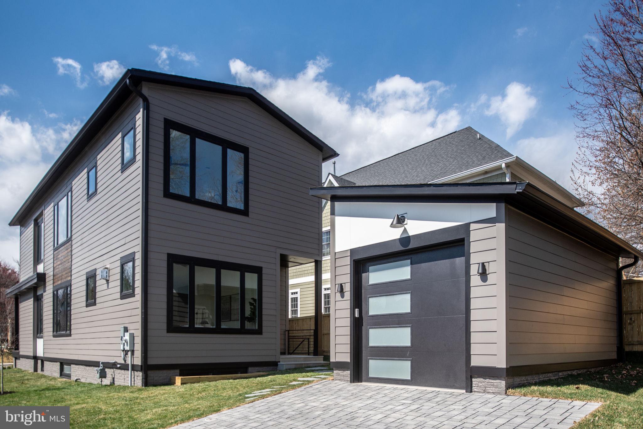 HIGHVIEW PARK - Residential Lease