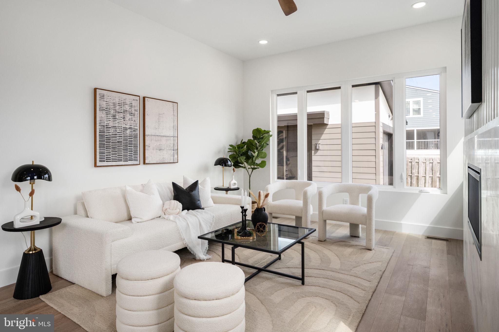 HIGHVIEW PARK - Residential Lease