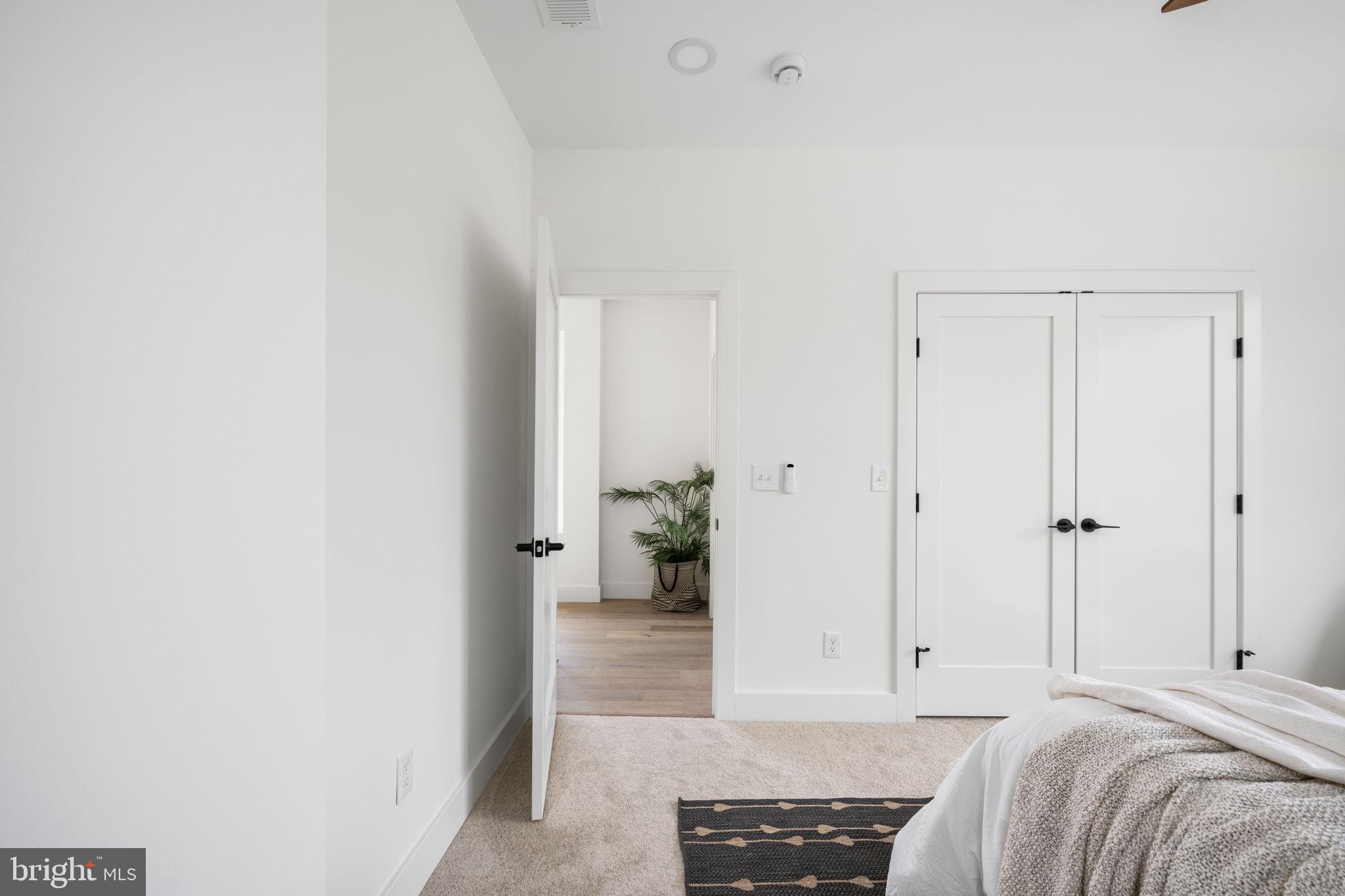 HIGHVIEW PARK - Residential Lease