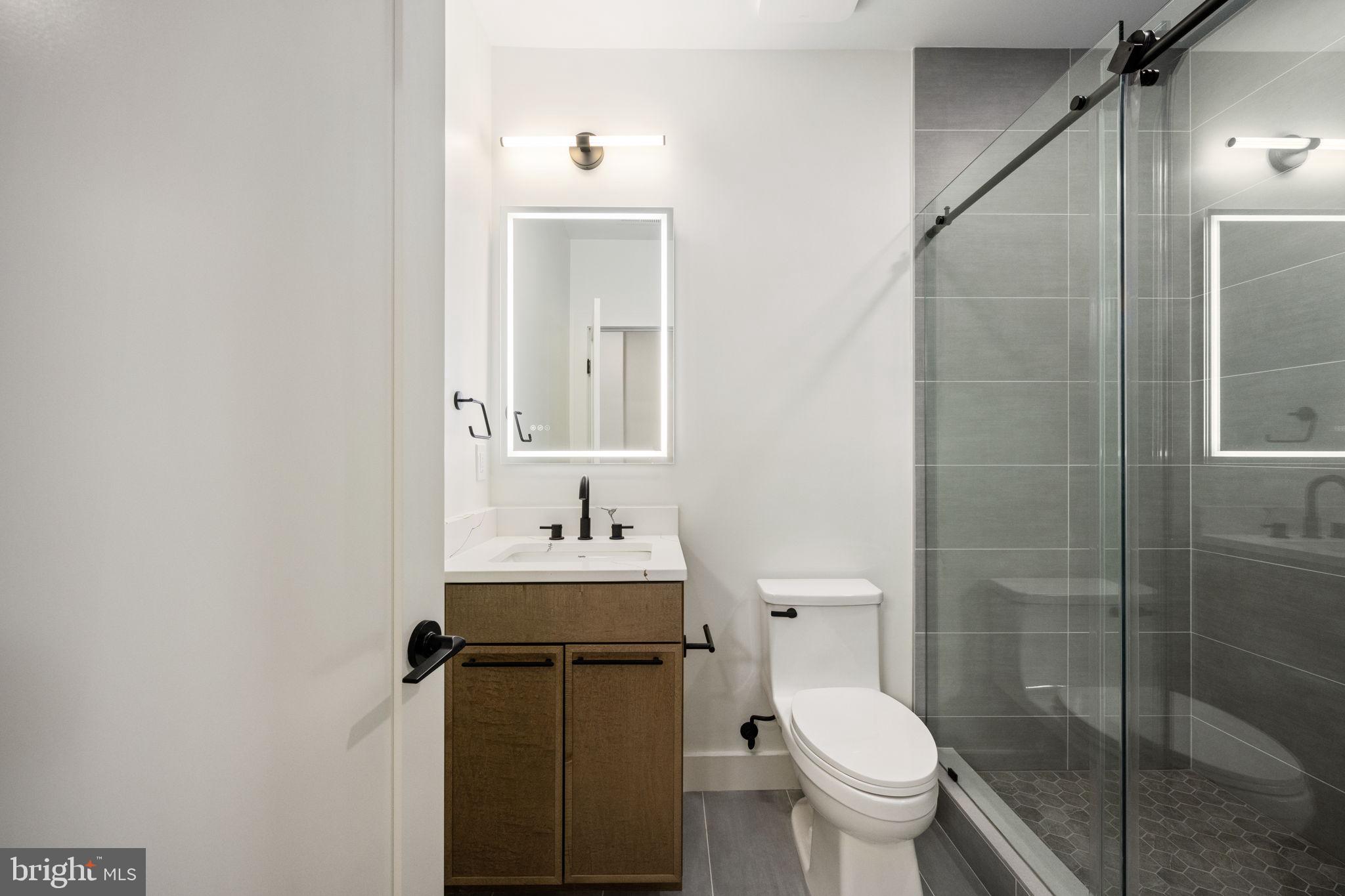 HIGHVIEW PARK - Residential Lease