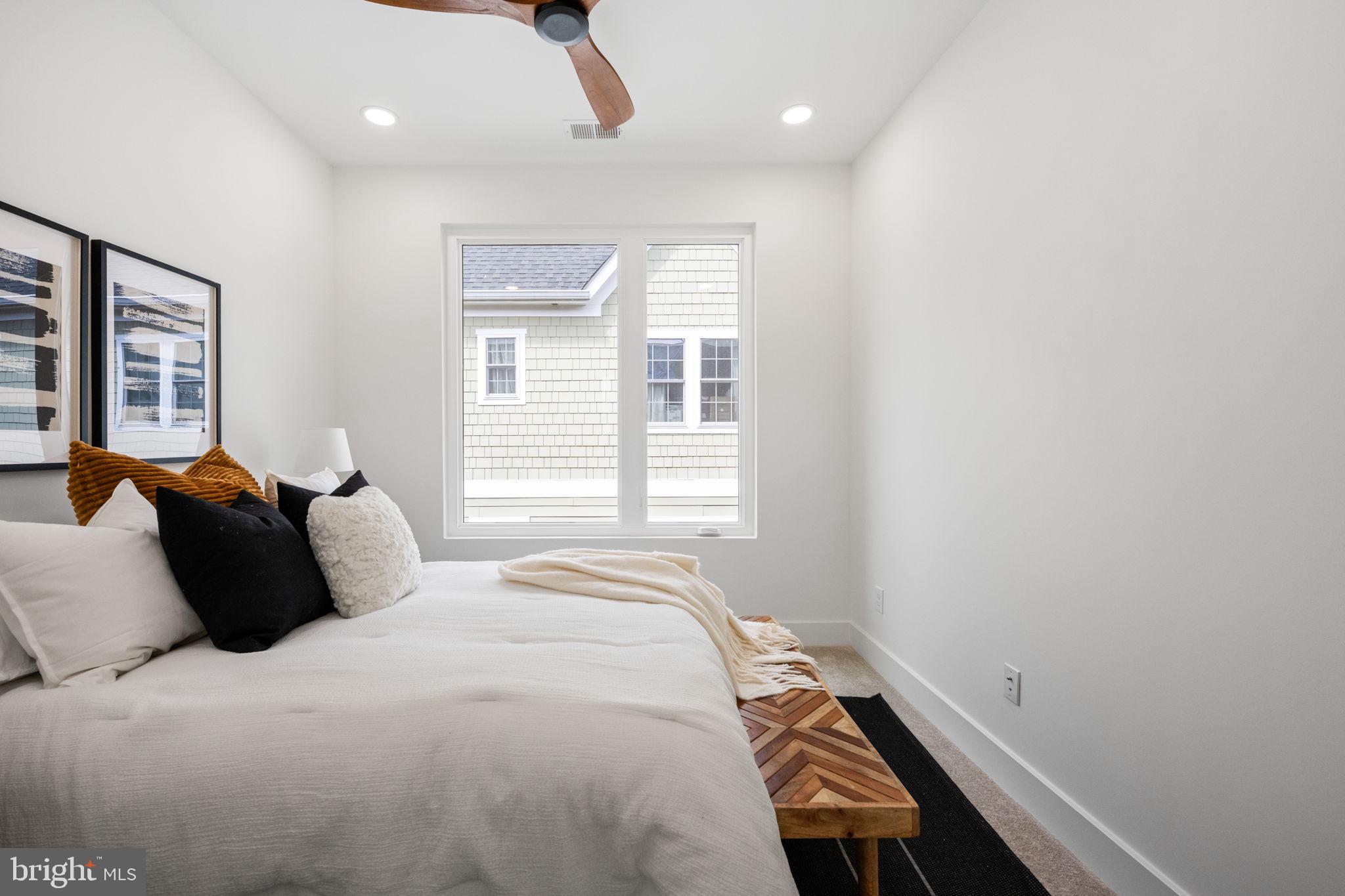 HIGHVIEW PARK - Residential Lease