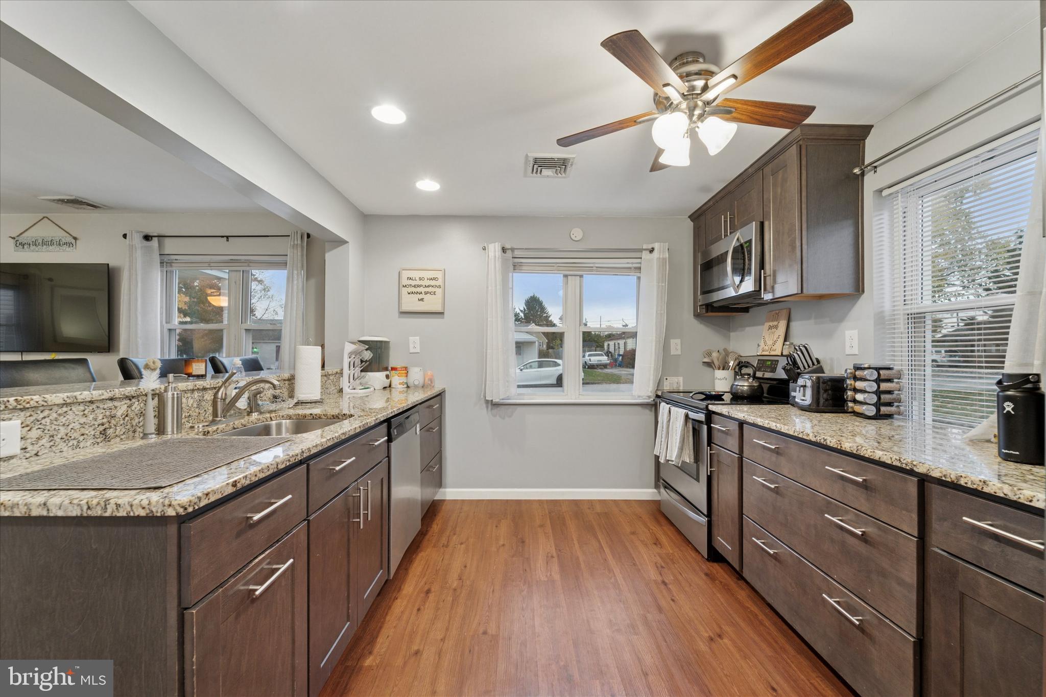 VILLAGE GREEN - Residential