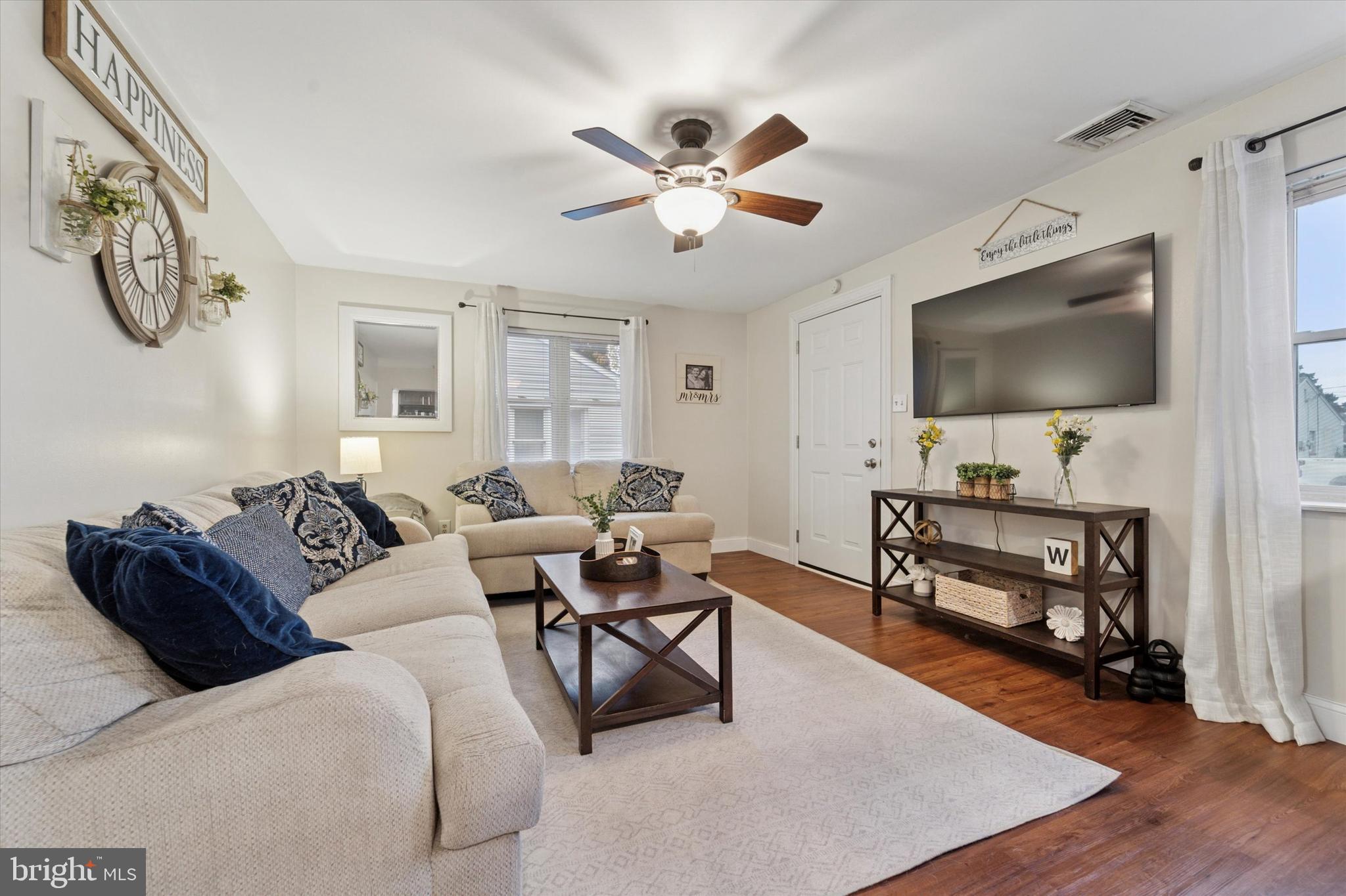 VILLAGE GREEN - Residential