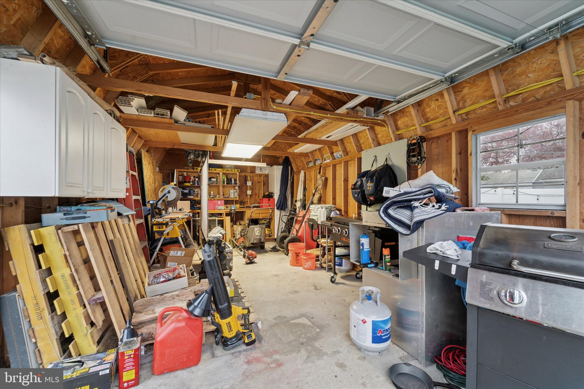 VILLAGE GREEN - Residential