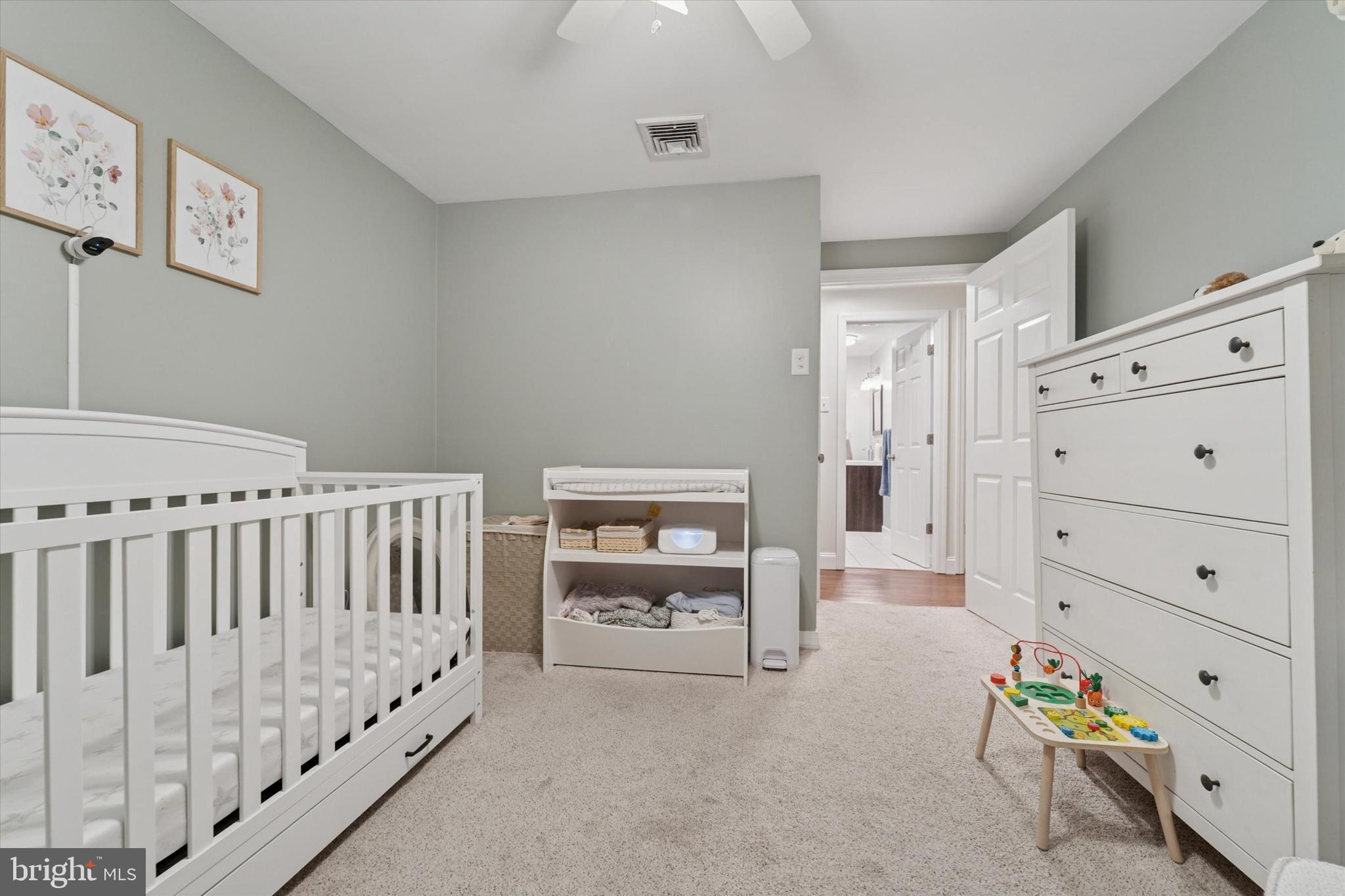 VILLAGE GREEN - Residential