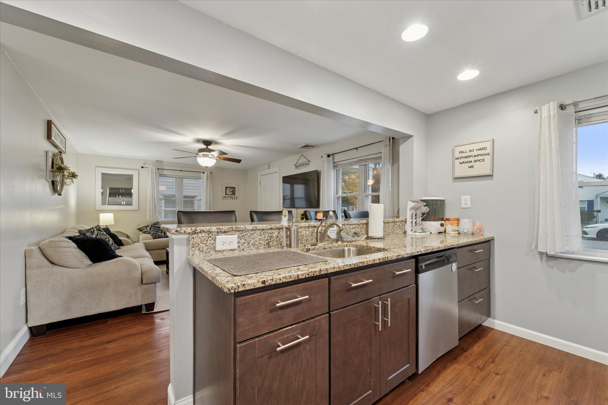 VILLAGE GREEN - Residential