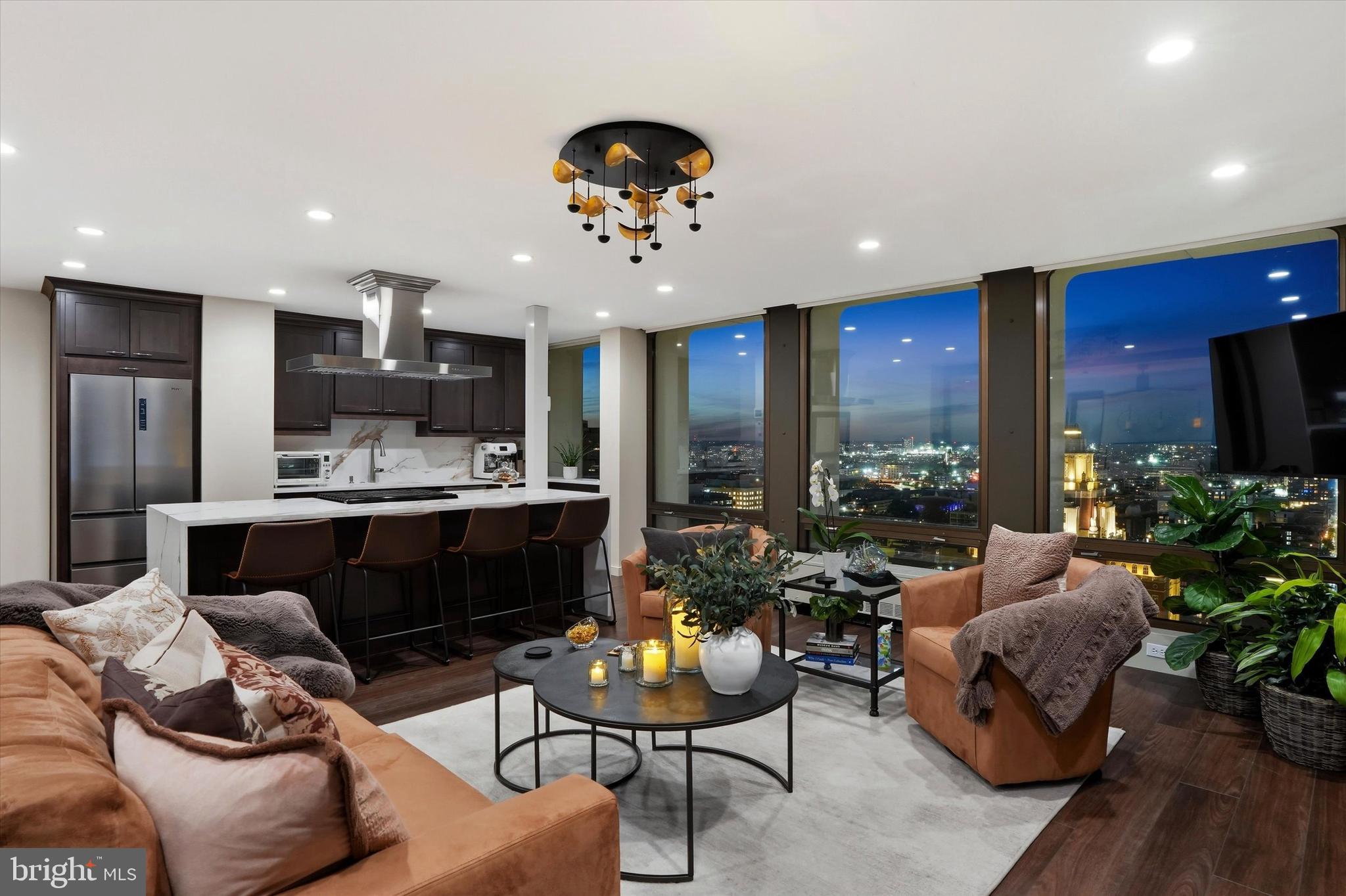 SOCIETY HILL - Residential