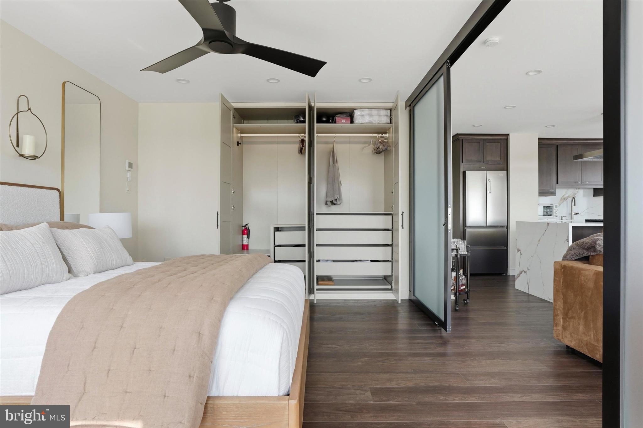 SOCIETY HILL - Residential