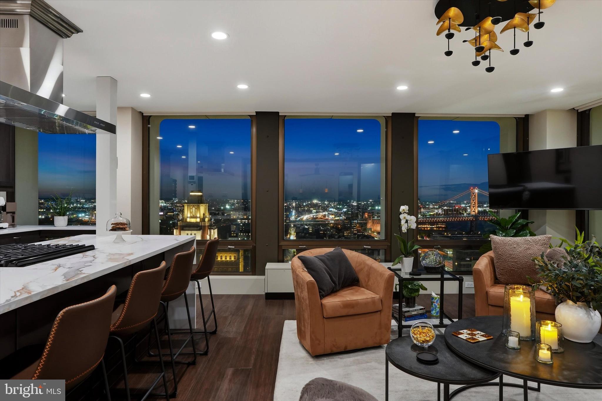 SOCIETY HILL - Residential